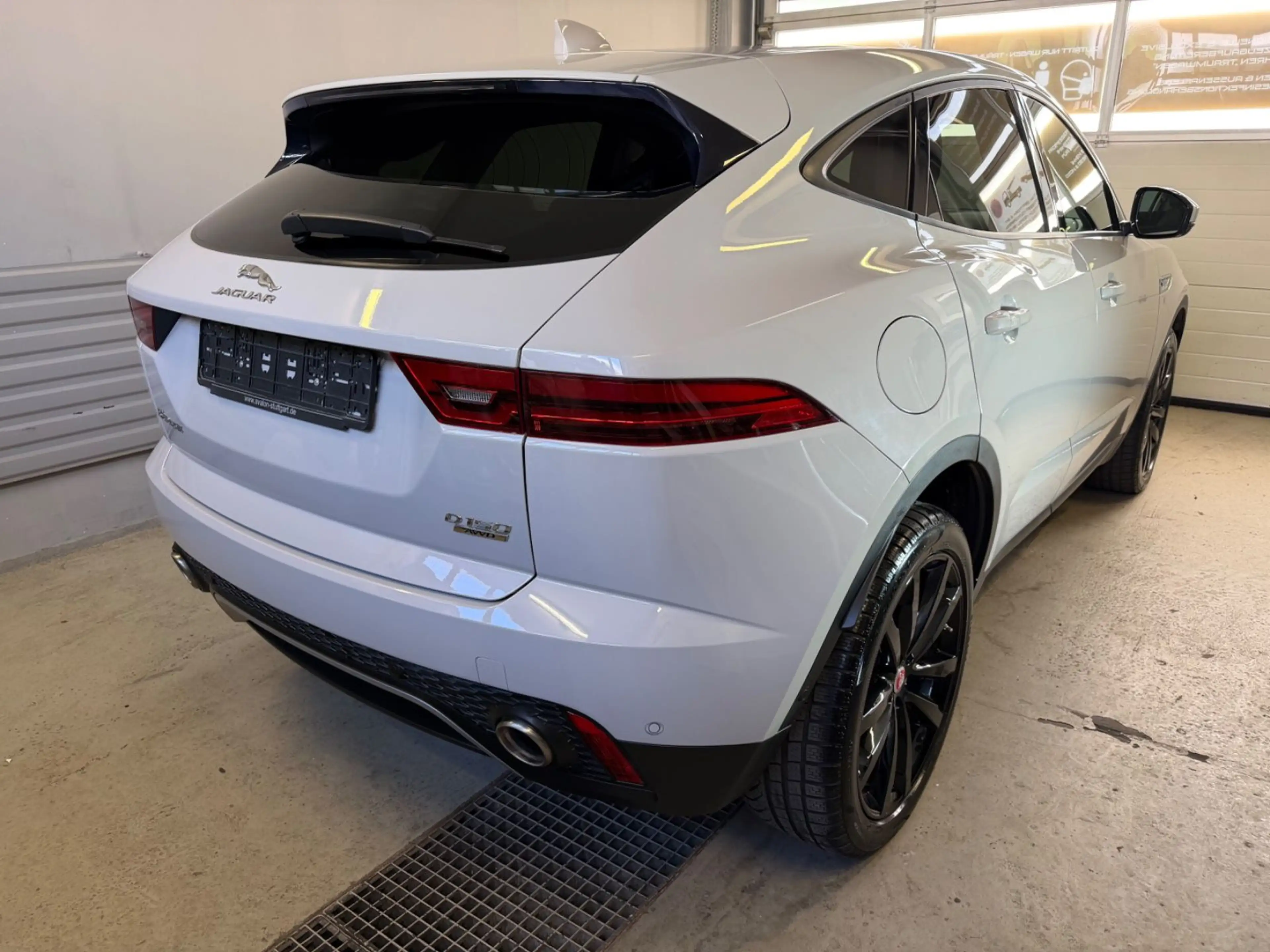 Jaguar E-Pace E-PACE AWD Superzustand ! — photo 20