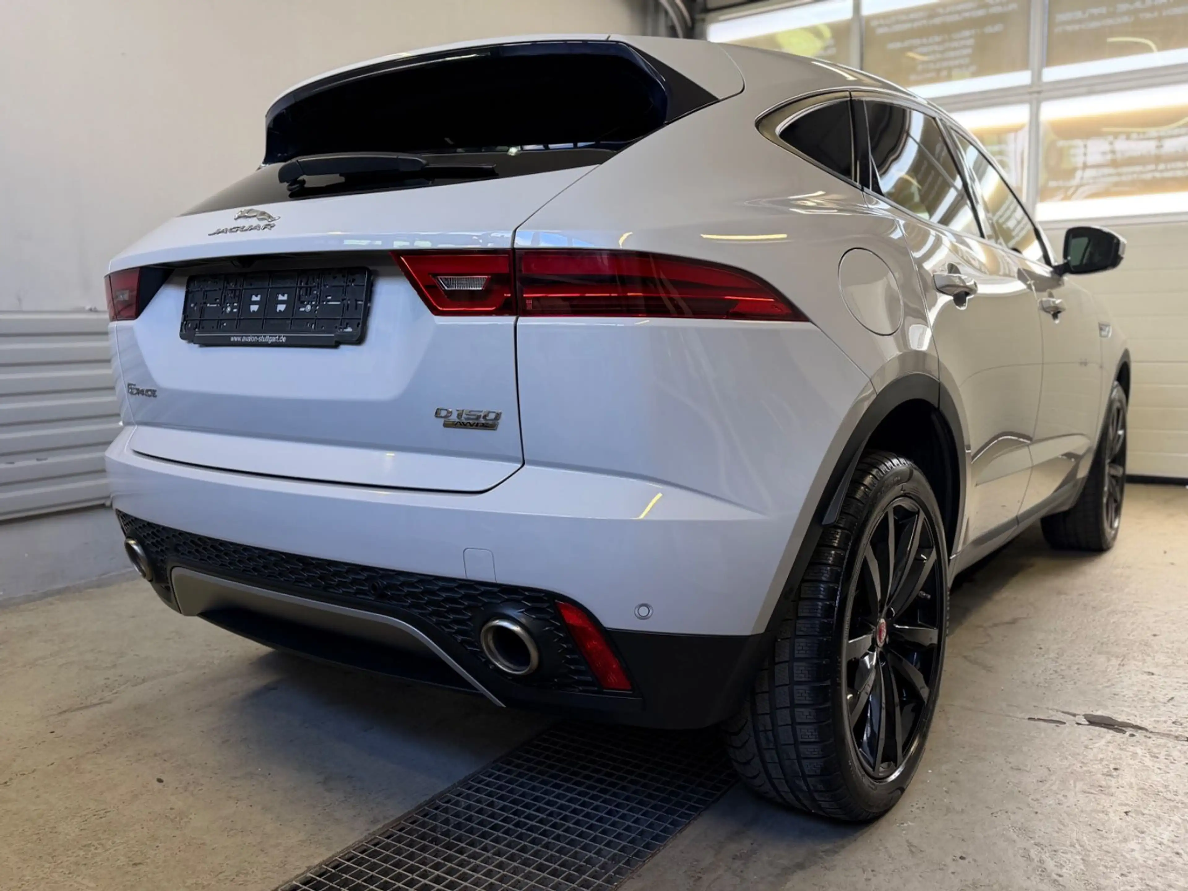 Jaguar E-Pace E-PACE AWD Superzustand ! — photo 30