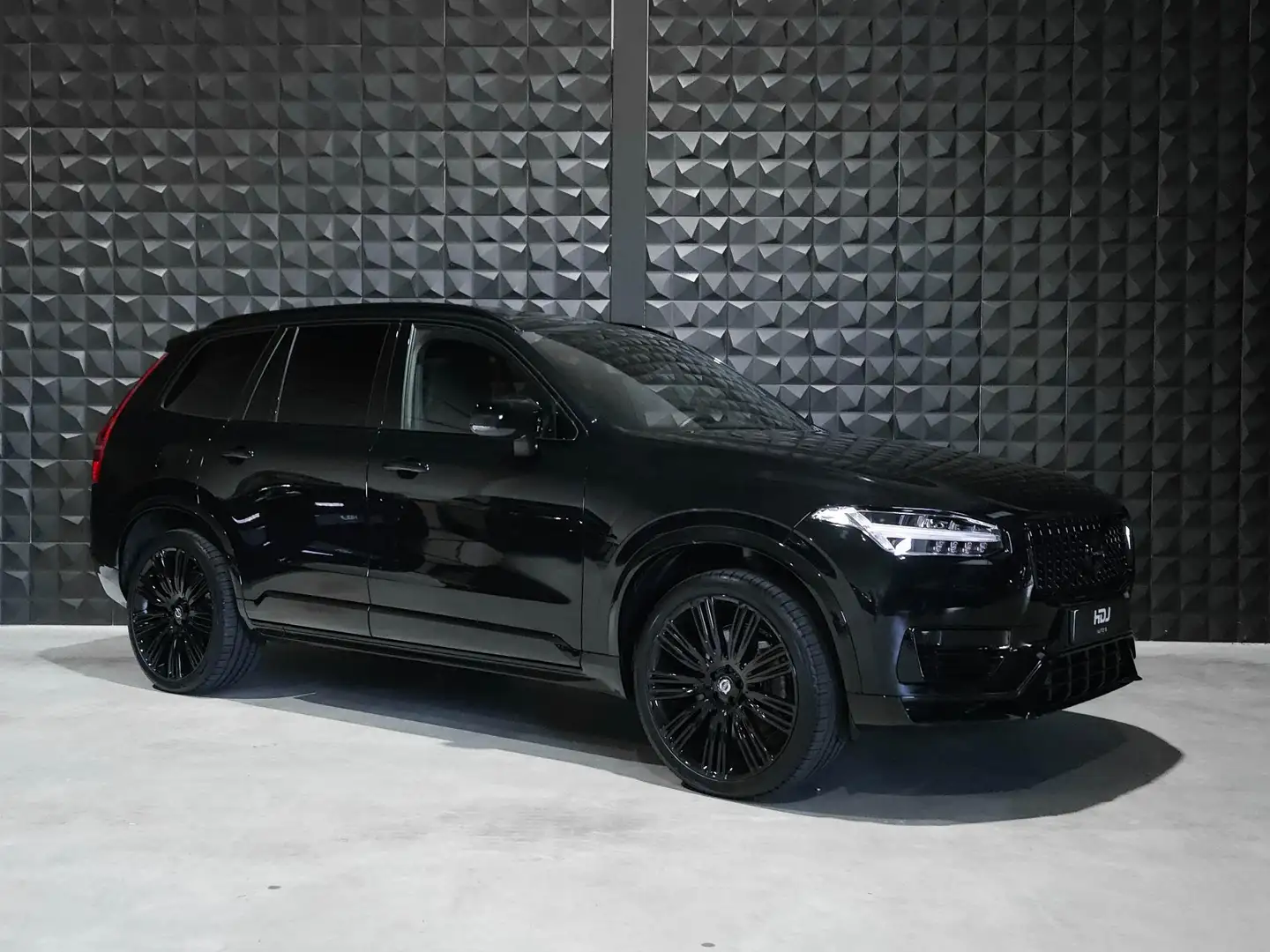 Volvo XC90 2.0 T8 Recharge AWD R-Design LONG RANGE | PANO | H Schwarz - 1