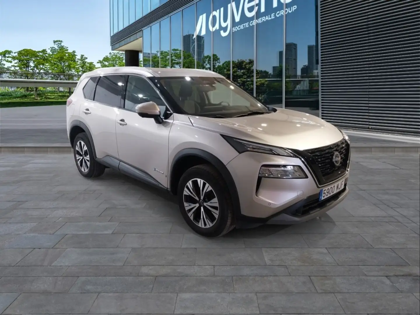 Nissan X-Trail 1.5 e-Power N-Connecta e-4orce 4x4 5pl. 158kW Beige - 1