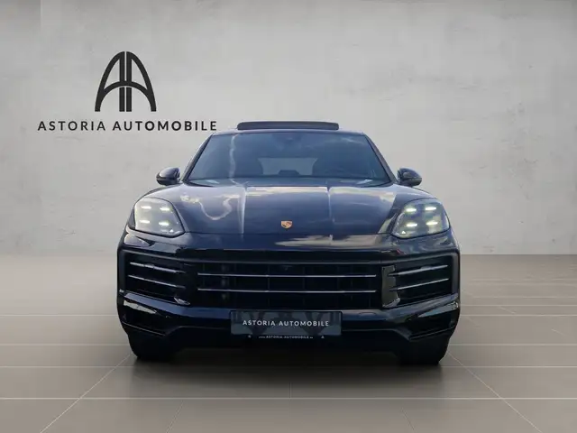 Porsche Cayenne view 2