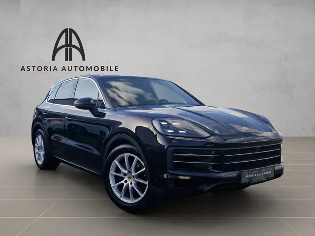 Porsche Cayenne view 3