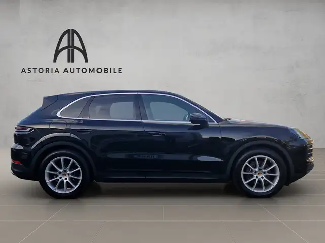 Porsche Cayenne view 6