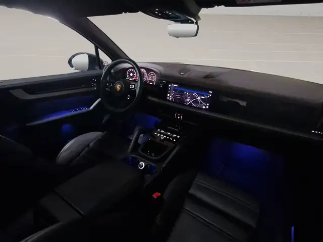 Porsche Cayenne view 10