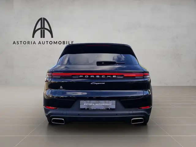 Porsche Cayenne view 8