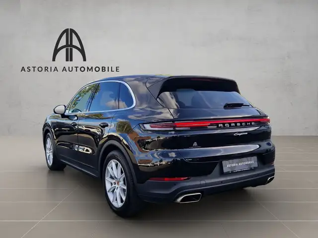 Porsche Cayenne view 7