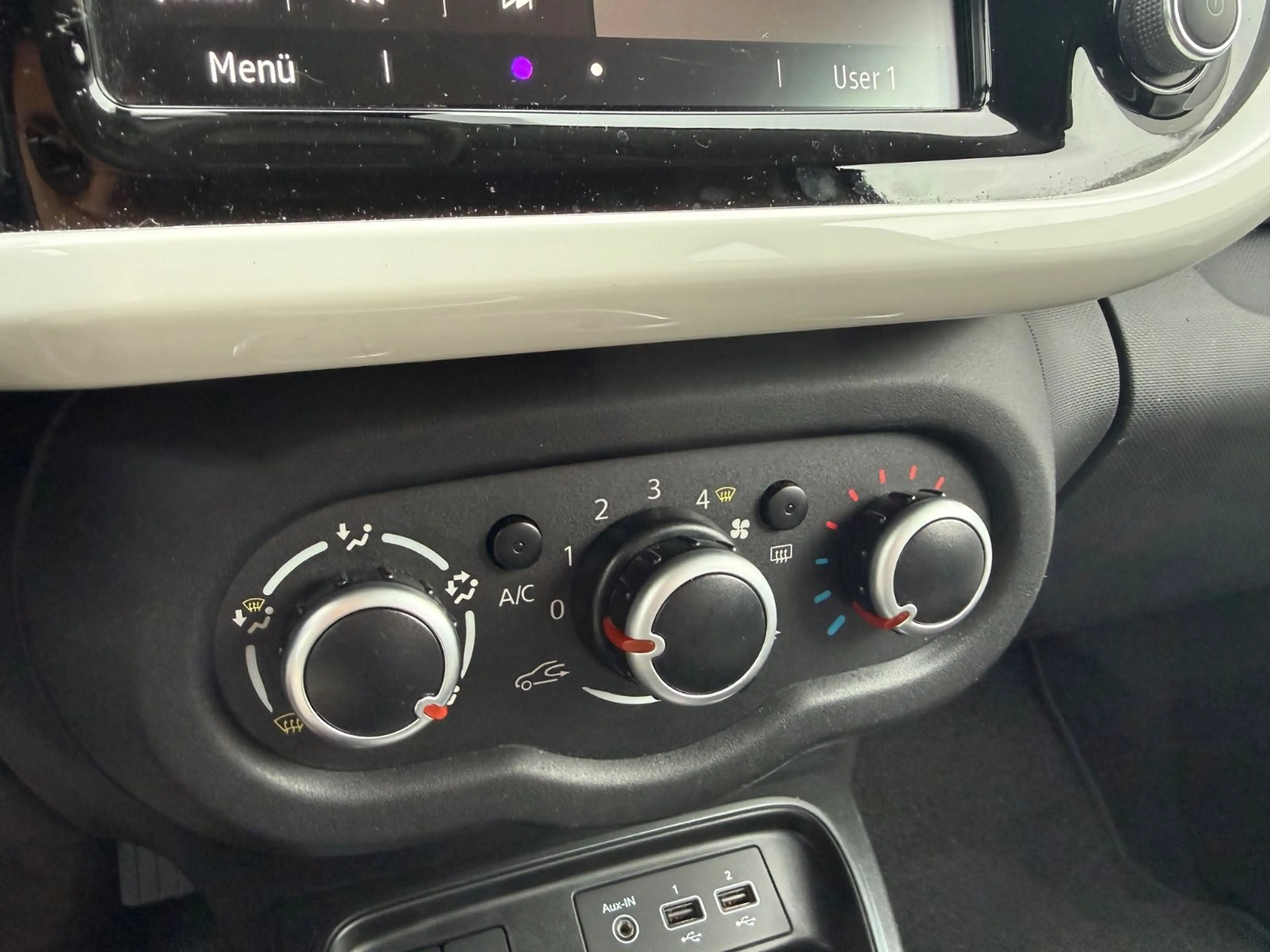 Renault Twingo Limited KLIMA CARPLAY TÜV NEU — photo 13