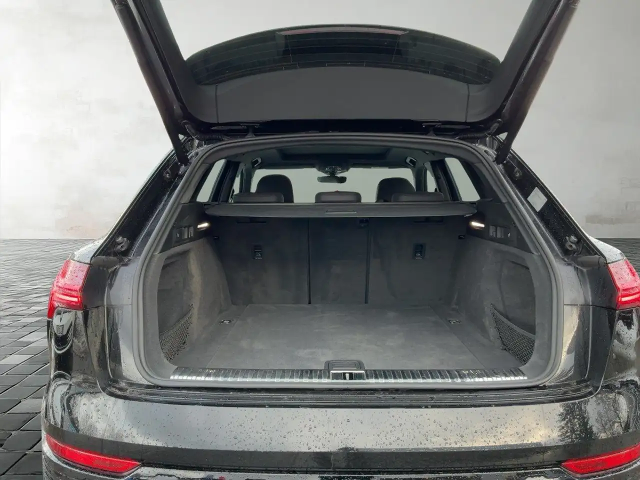 Audi Q8 e-tron S line 55 quattro Leder Luft Pano LM 7