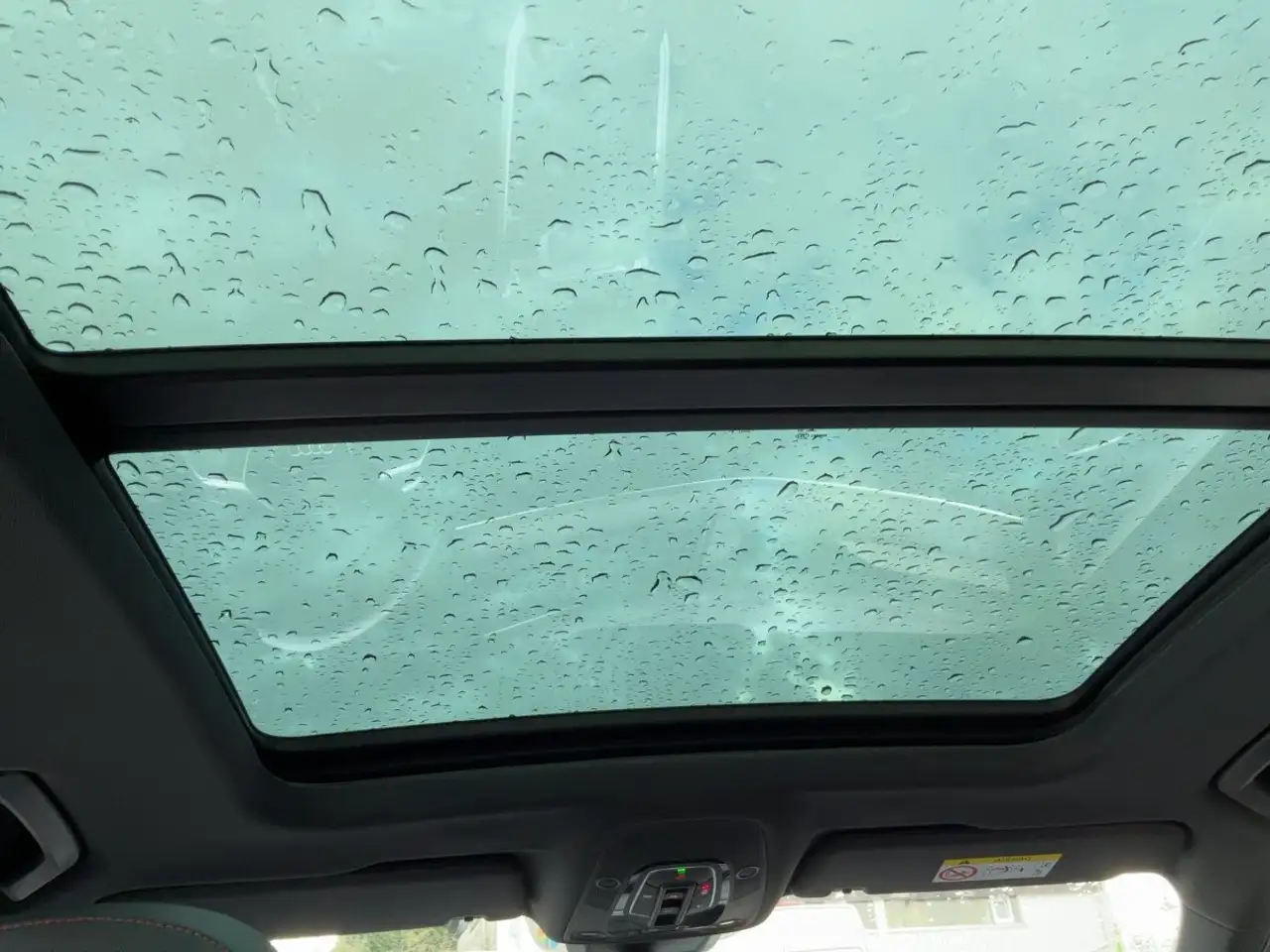 Audi Q8 e-tron S line 55 quattro Leder Luft Pano LM 17