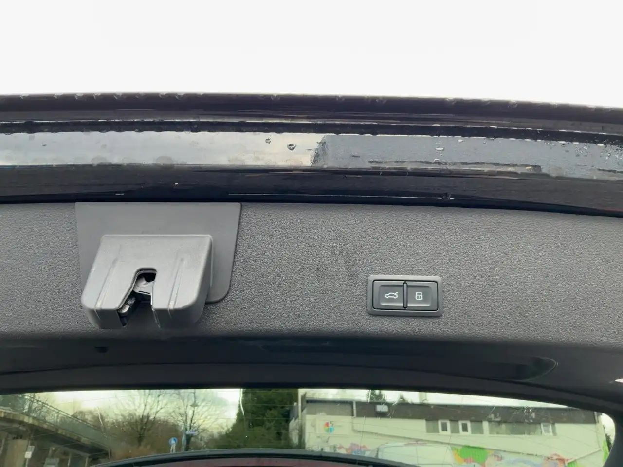 Audi Q8 e-tron S line 55 quattro Leder Luft Pano LM 16