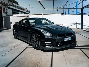 GT-R 3.8 V6 Black Edition 530cv Italiana