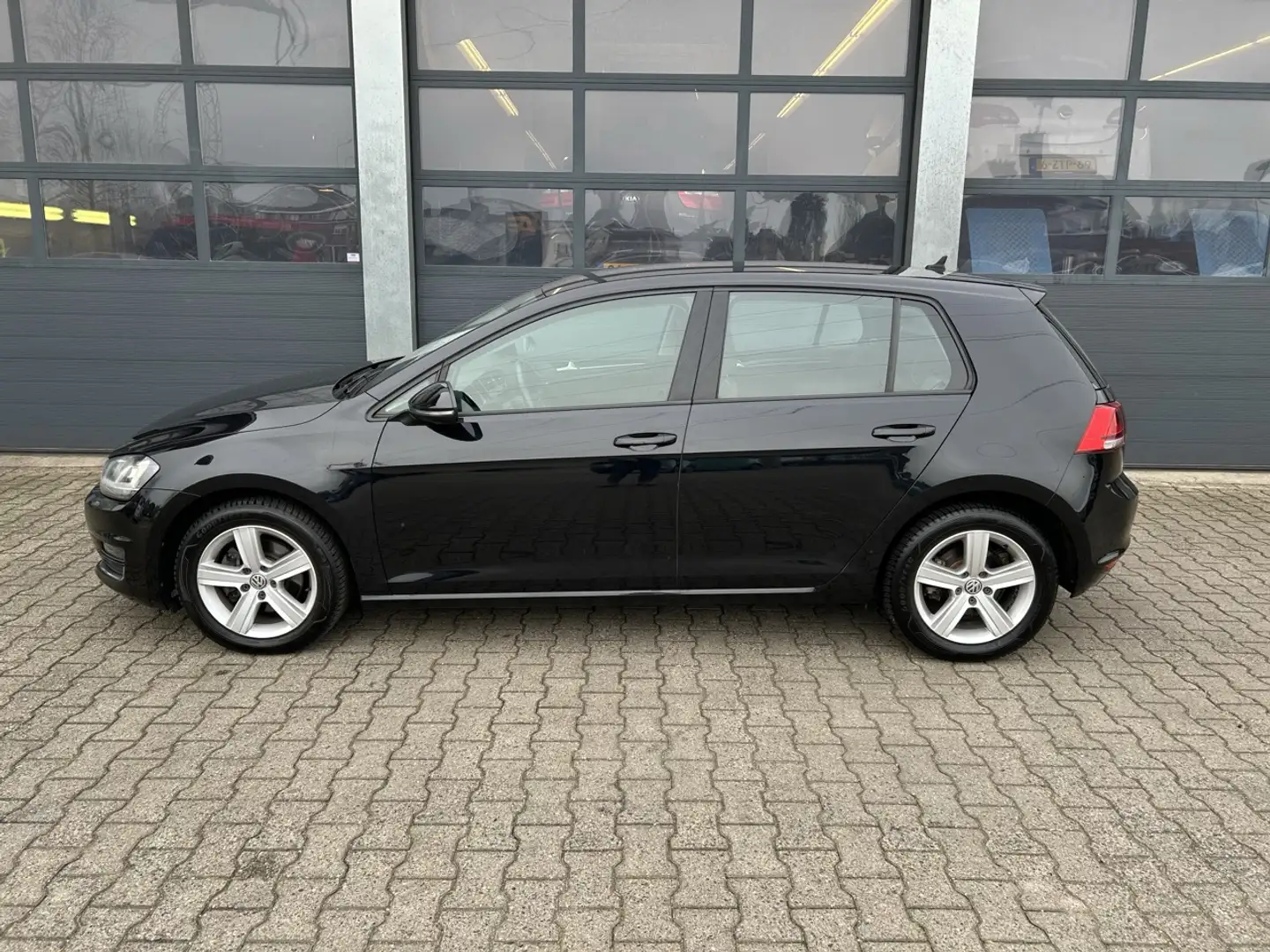 Volkswagen Golf 1.4 TSI 140pk BMT 5-drs Highline Schwarz - 2