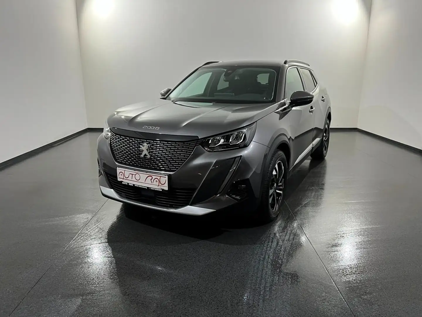 Peugeot 2008 1.5 BlueHDi Allure *NAVI*RFK*PDC* Grau - 2