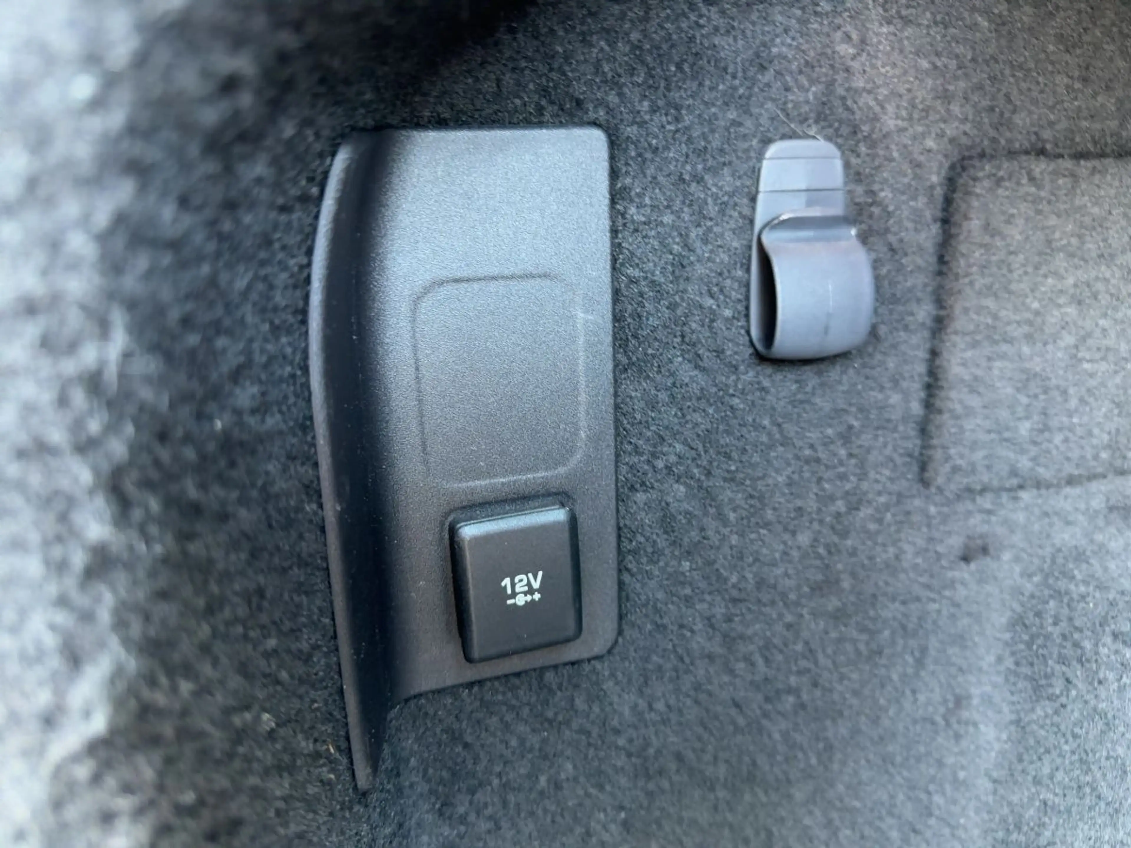 Jaguar E-Pace P200 S AWD LED+NAV+APP+ACC+SHZ+RFK+AHK — photo 15