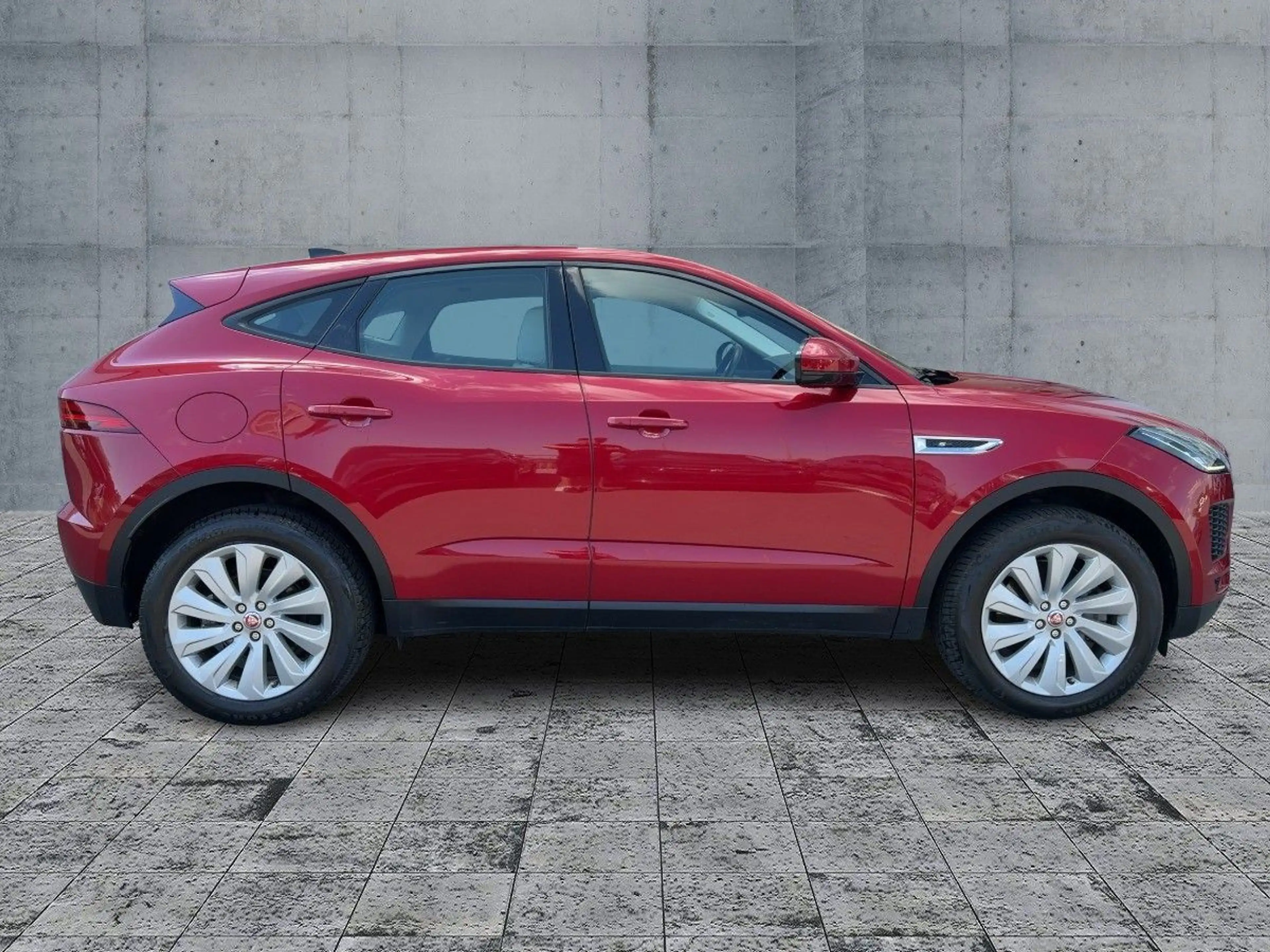 Jaguar E-Pace P200 S AWD LED+NAV+APP+ACC+SHZ+RFK+AHK — photo 7