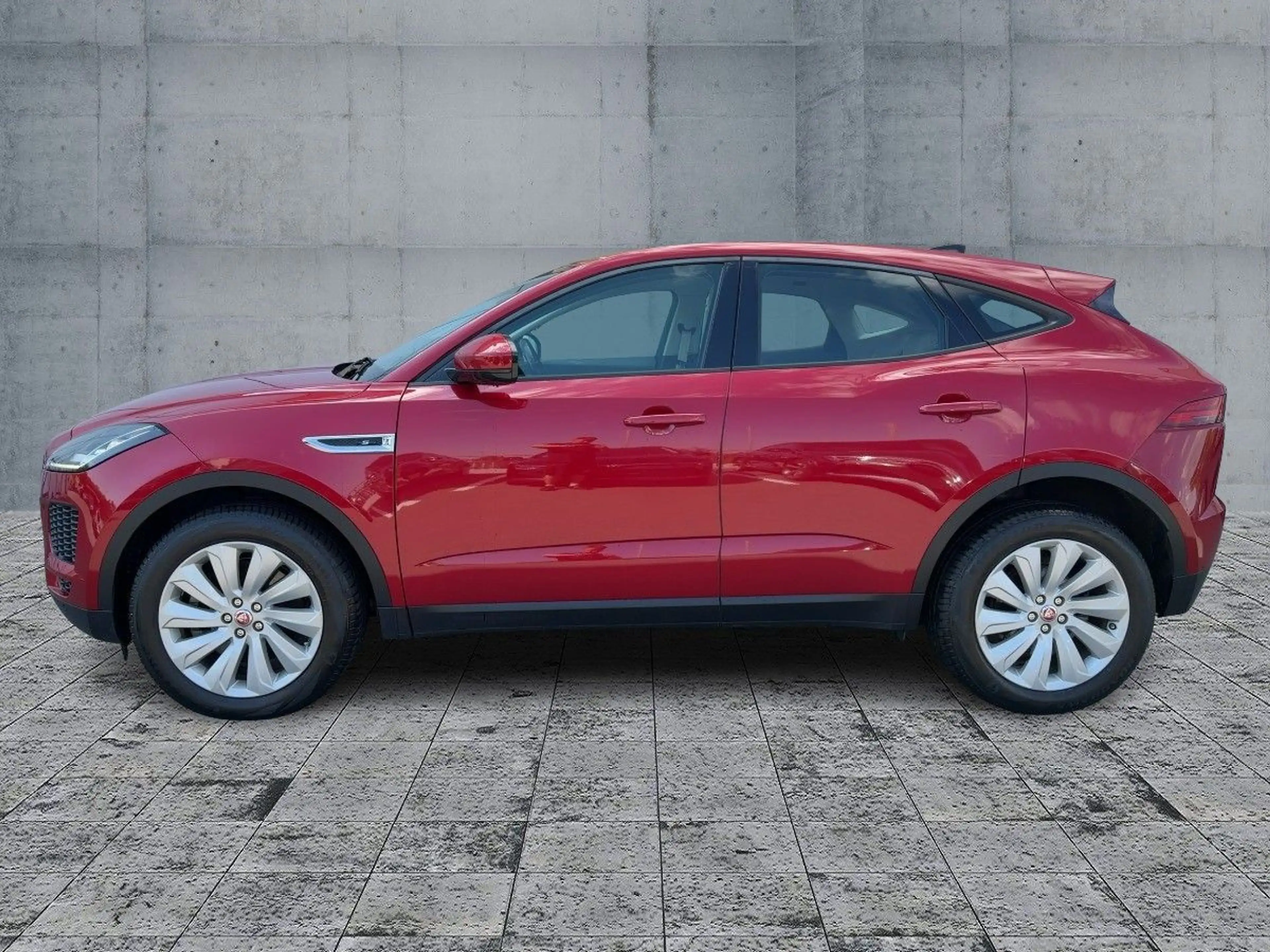 Jaguar E-Pace P200 S AWD LED+NAV+APP+ACC+SHZ+RFK+AHK — photo 4