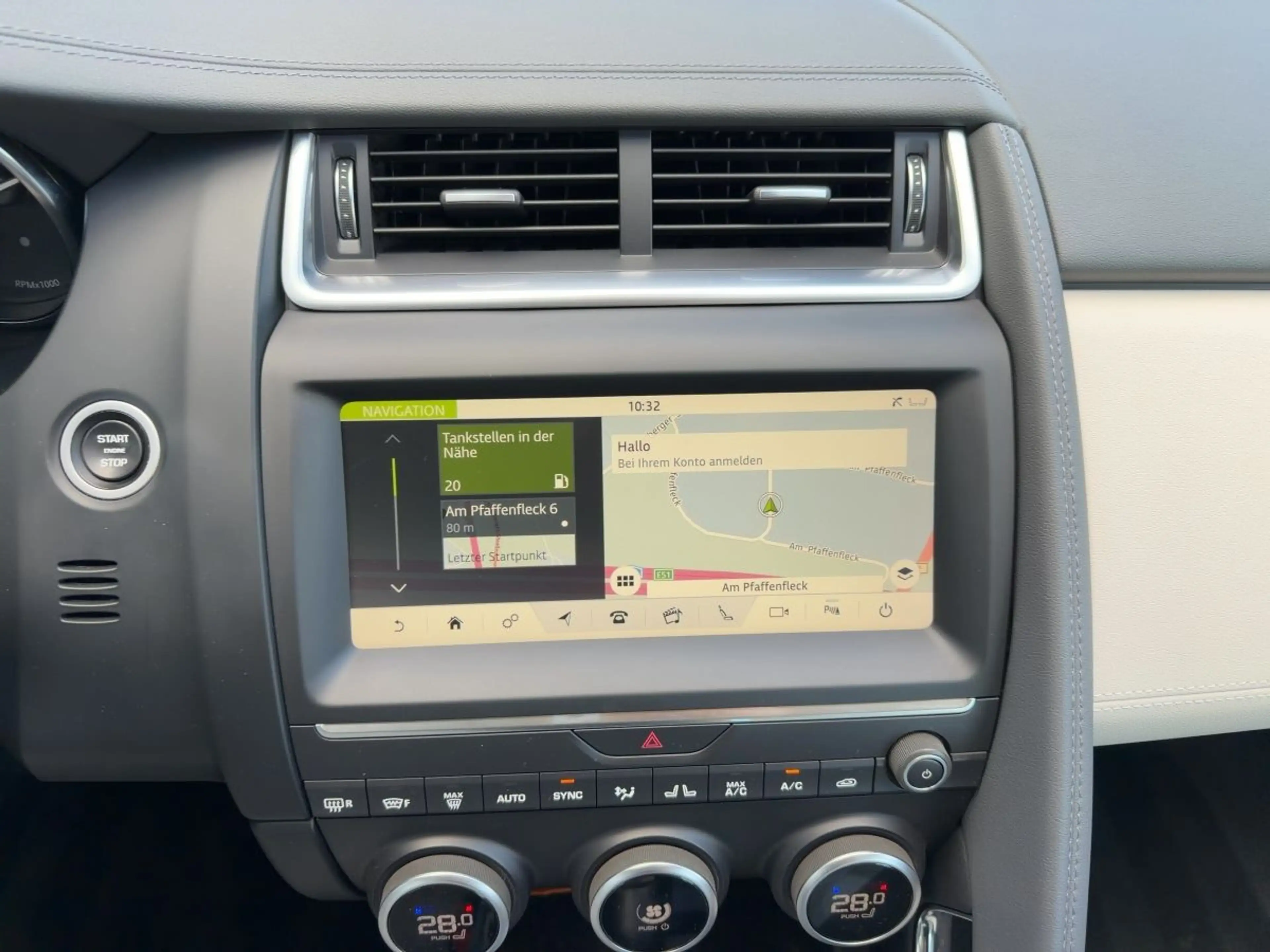 Jaguar E-Pace P200 S AWD LED+NAV+APP+ACC+SHZ+RFK+AHK — photo 11