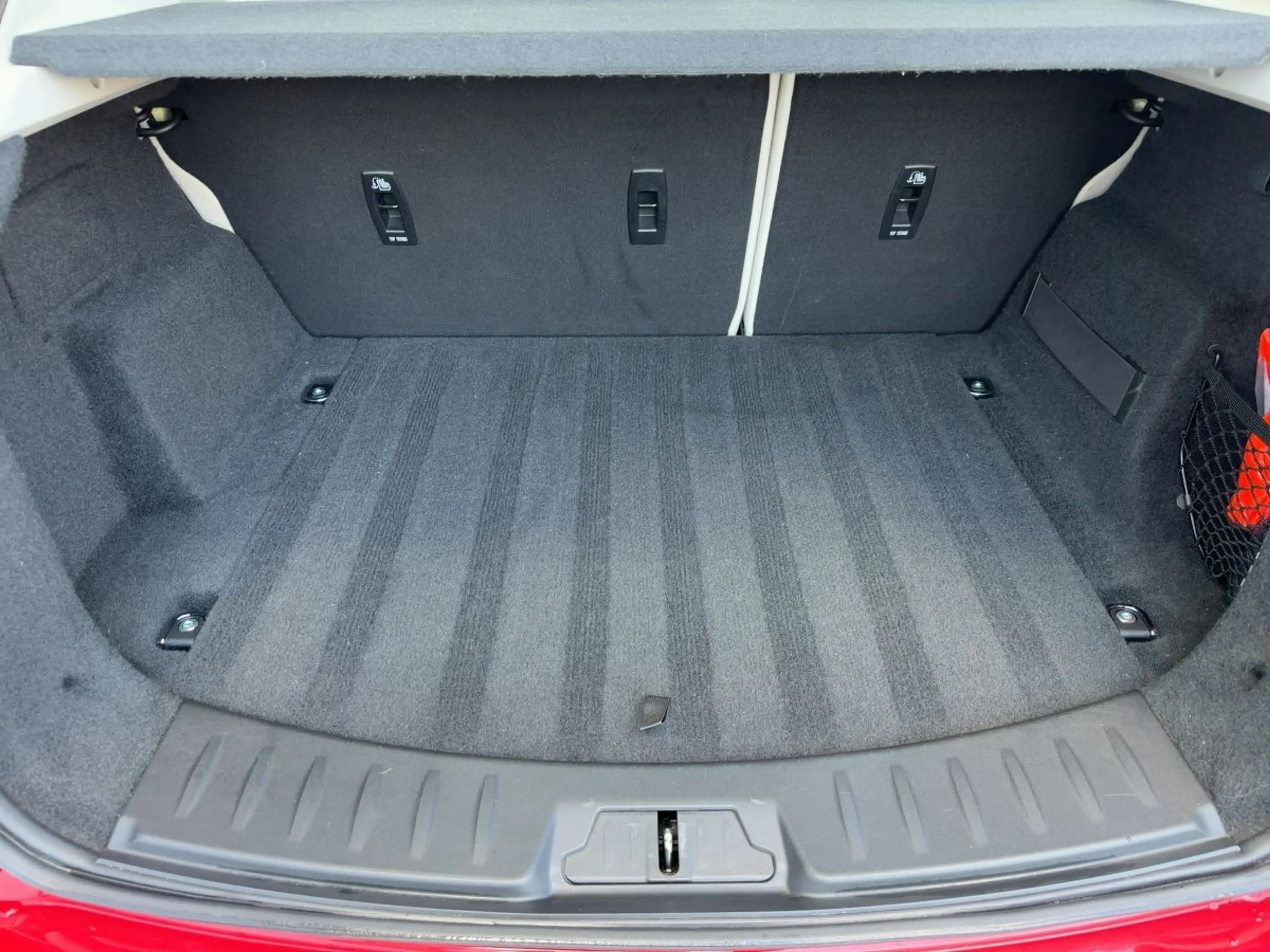 Jaguar E-Pace P200 S AWD LED+NAV+APP+ACC+SHZ+RFK+AHK — photo 14