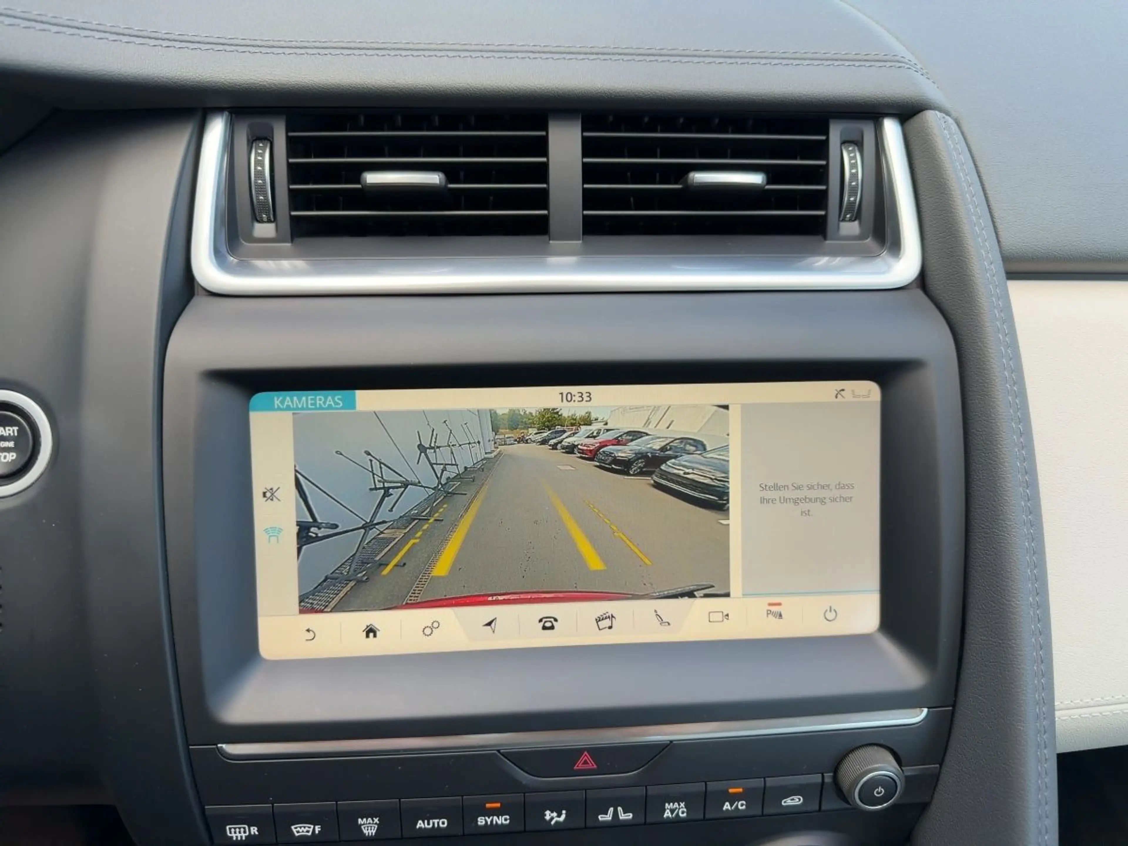 Jaguar E-Pace P200 S AWD LED+NAV+APP+ACC+SHZ+RFK+AHK — photo 17