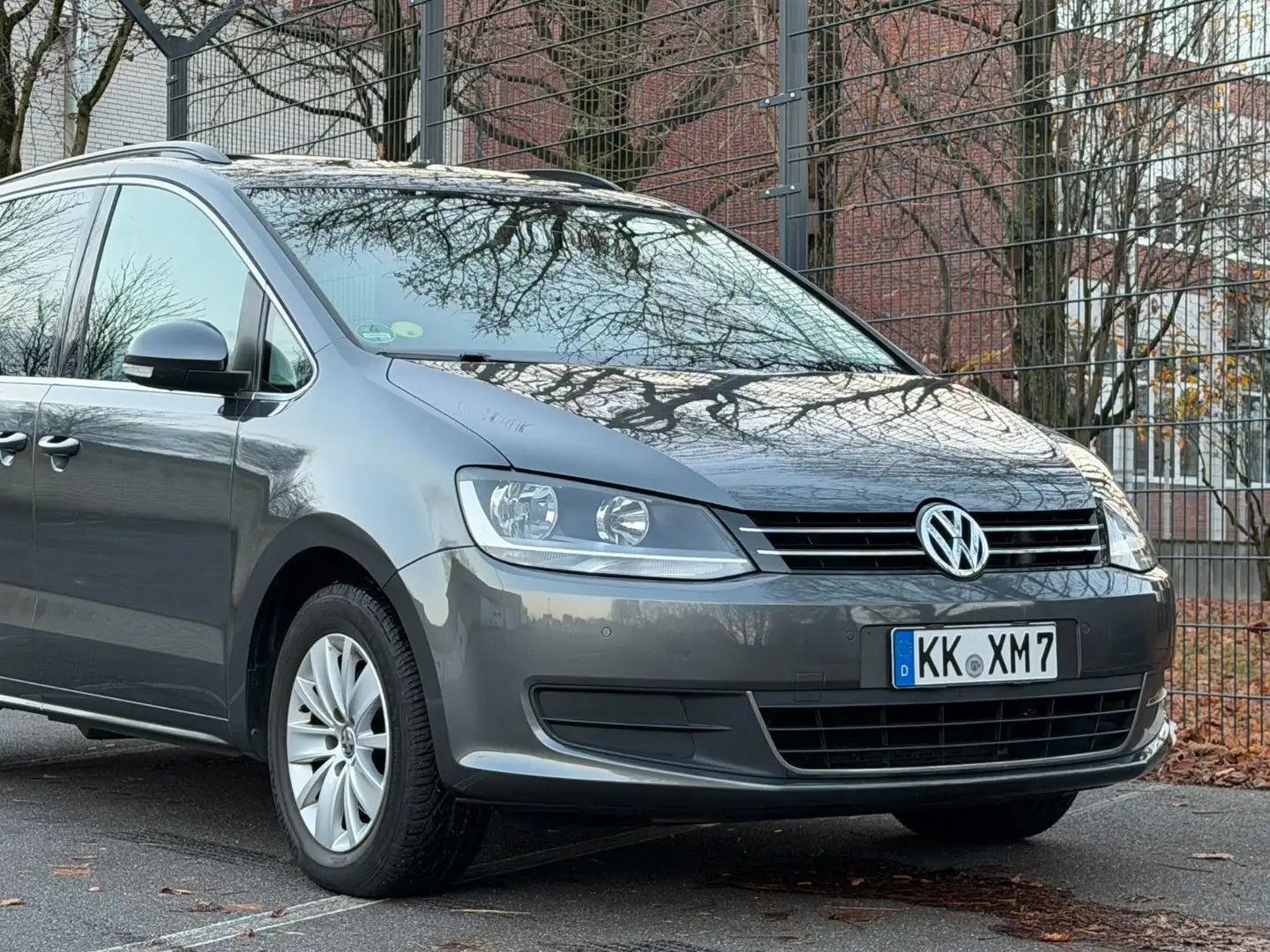 Volkswagen Sharan 2.0 TDI Pano Navi PDC Grigio - 1
