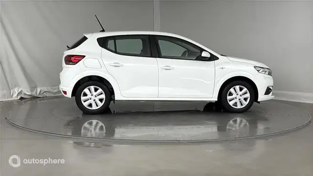 Dacia Sandero view 4