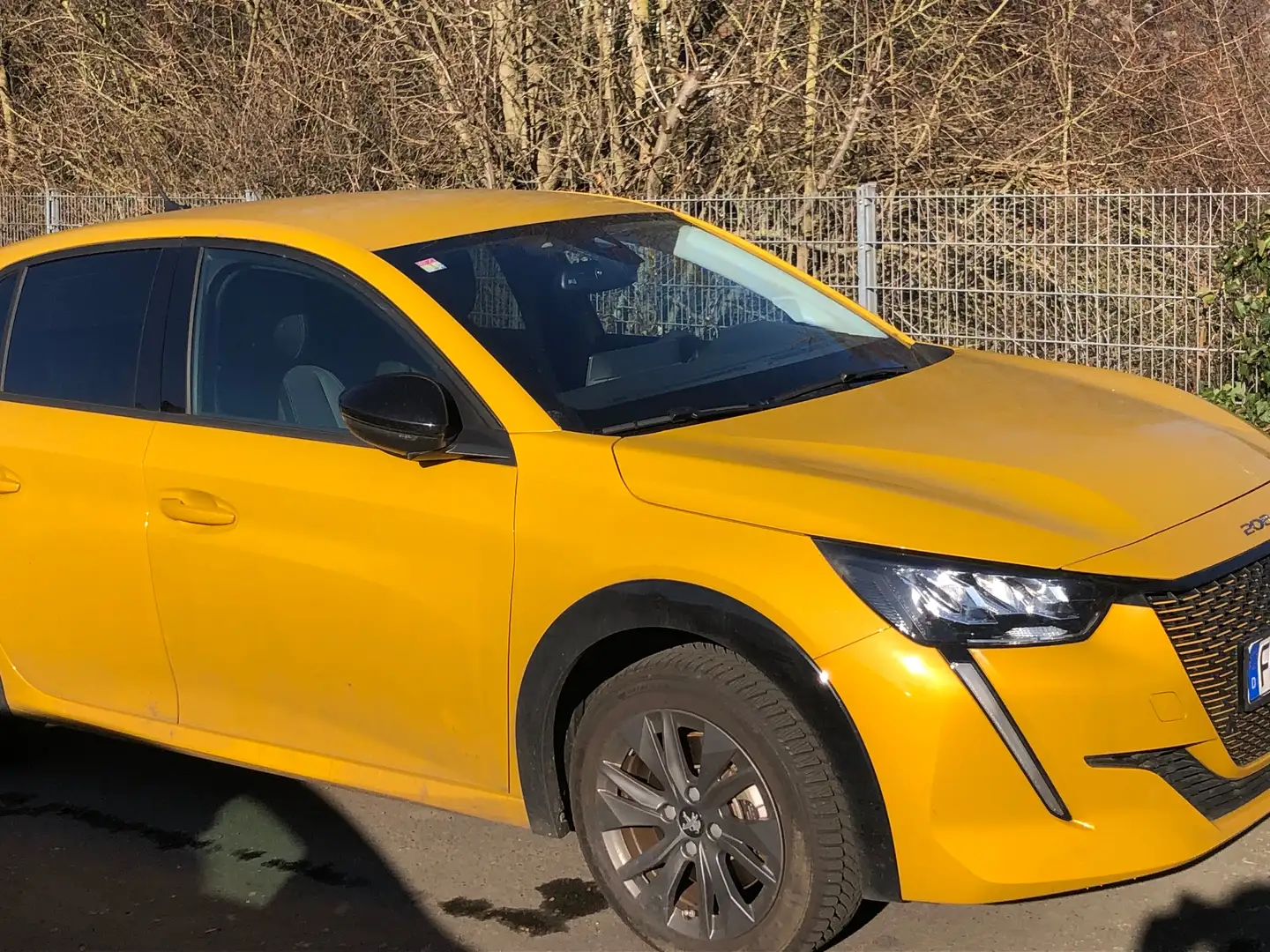 Peugeot e-208 208 Elektromotor 136 Allure Pack, LED/DAB/180° Orange - 1