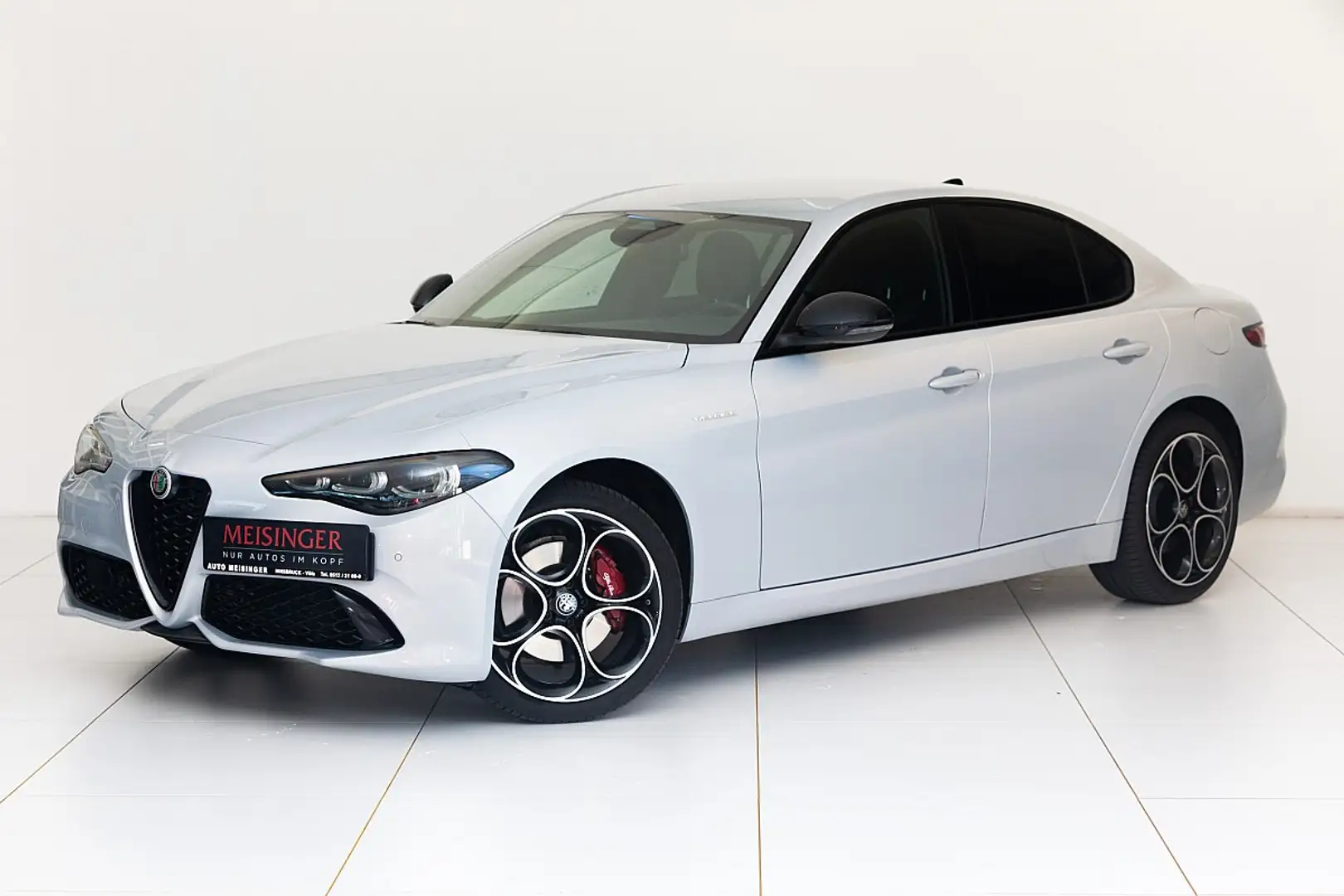 Alfa Romeo Giulia Sprint 2,0 16V 280 AT8 Q4 Silber - 1