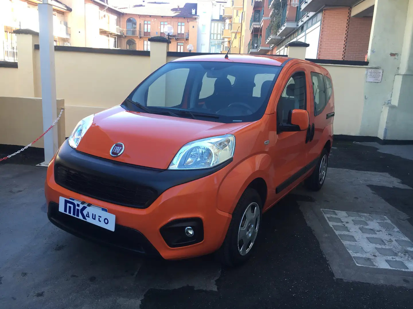 Fiat Qubo 1.4 8v Lounge 77cv Pomarańczowy - 2