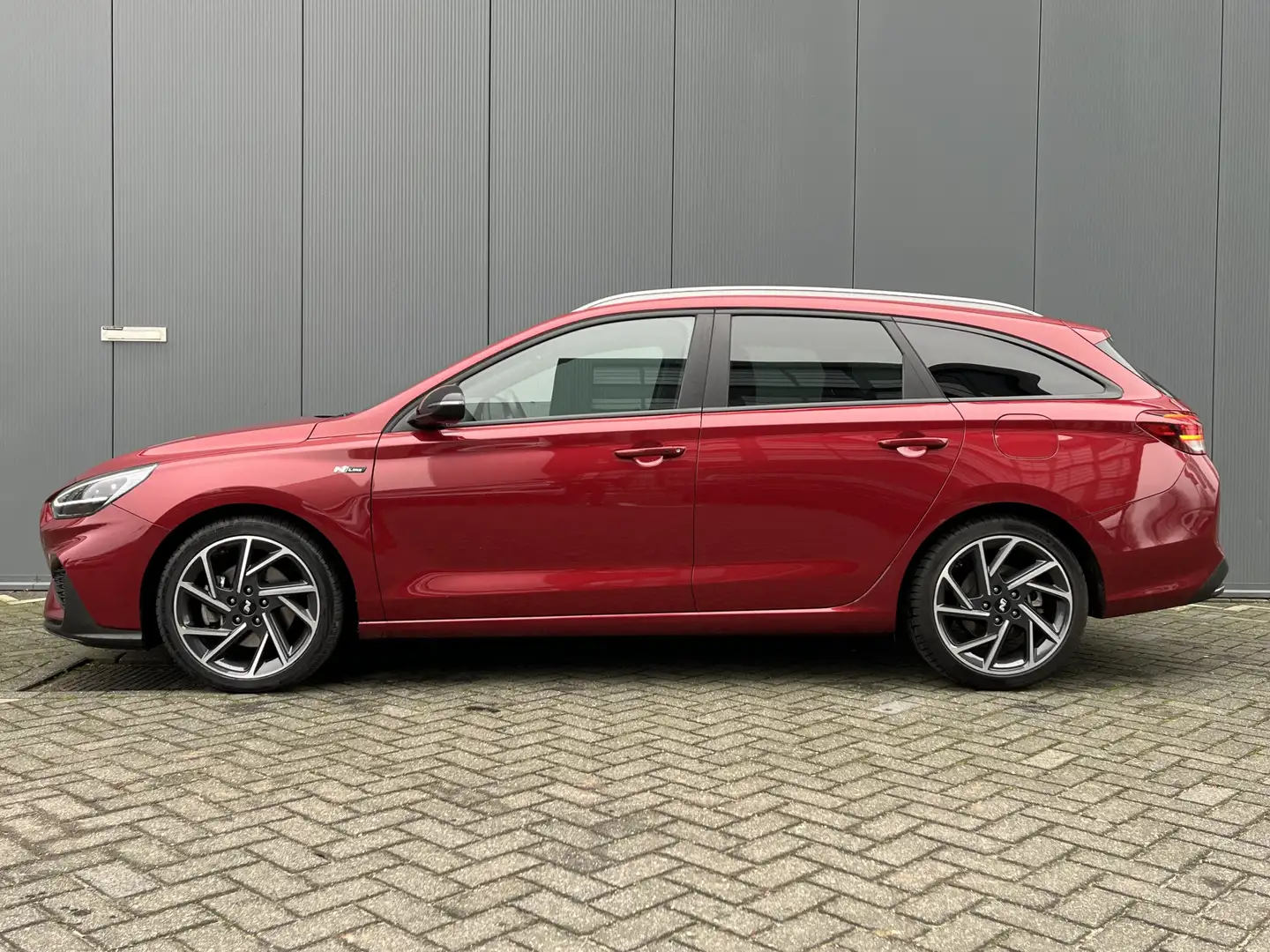 Hyundai i30 Wagon 1.5 T-GDi 160pk N-Line | Leder | Camera | Cl Rood - 2