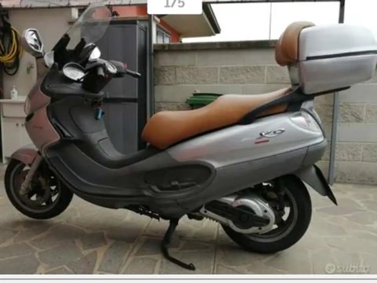 Piaggio X 9