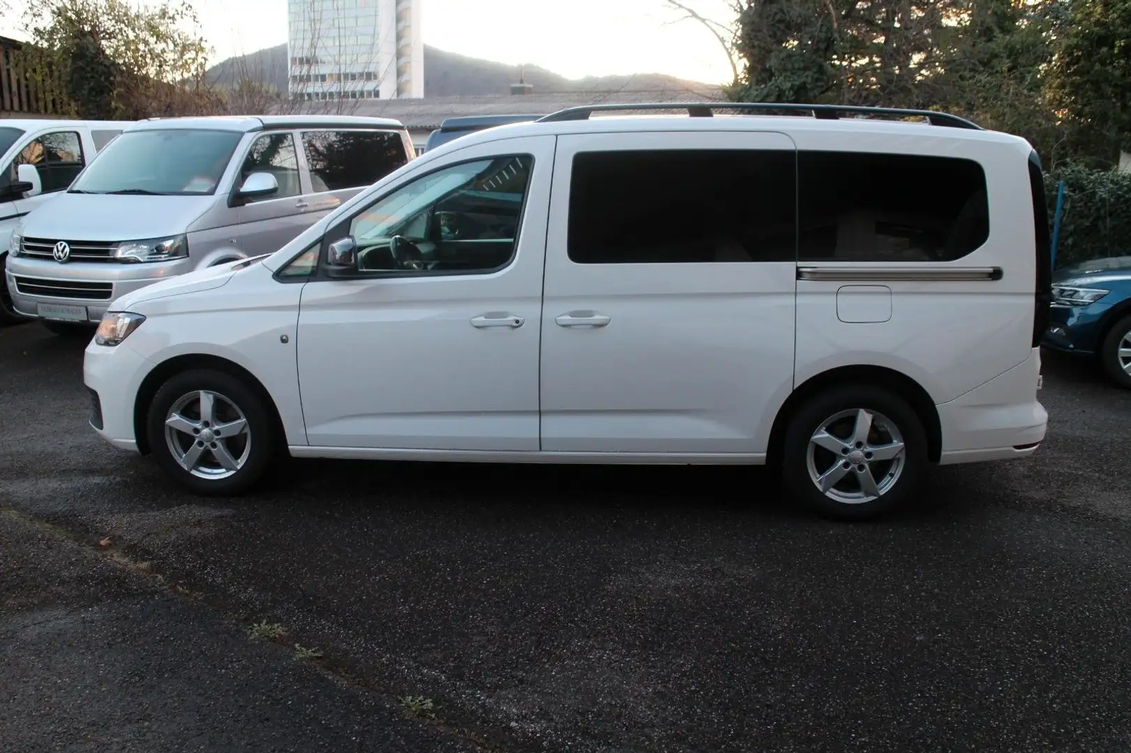 Volkswagen Caddy Maxi V 2,0TDI DPF/NeuMod/Navi/DAB/PDC/SOWi Weiß - 2