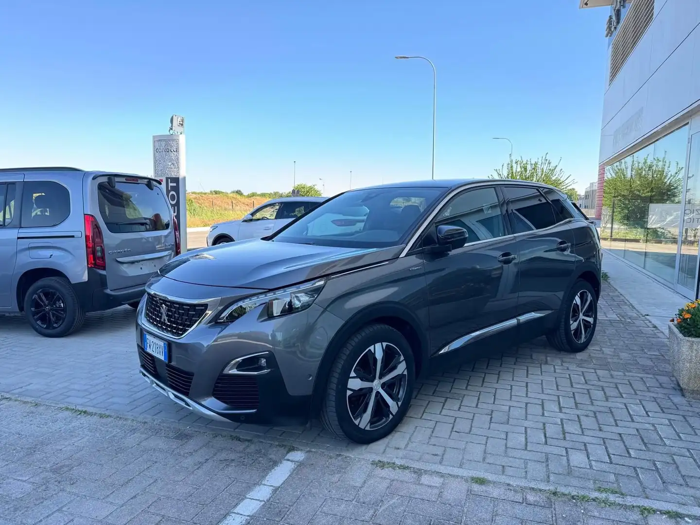 Peugeot 3008 BlueHDi 130 EAT8 S&S GT Line Grijs - 1