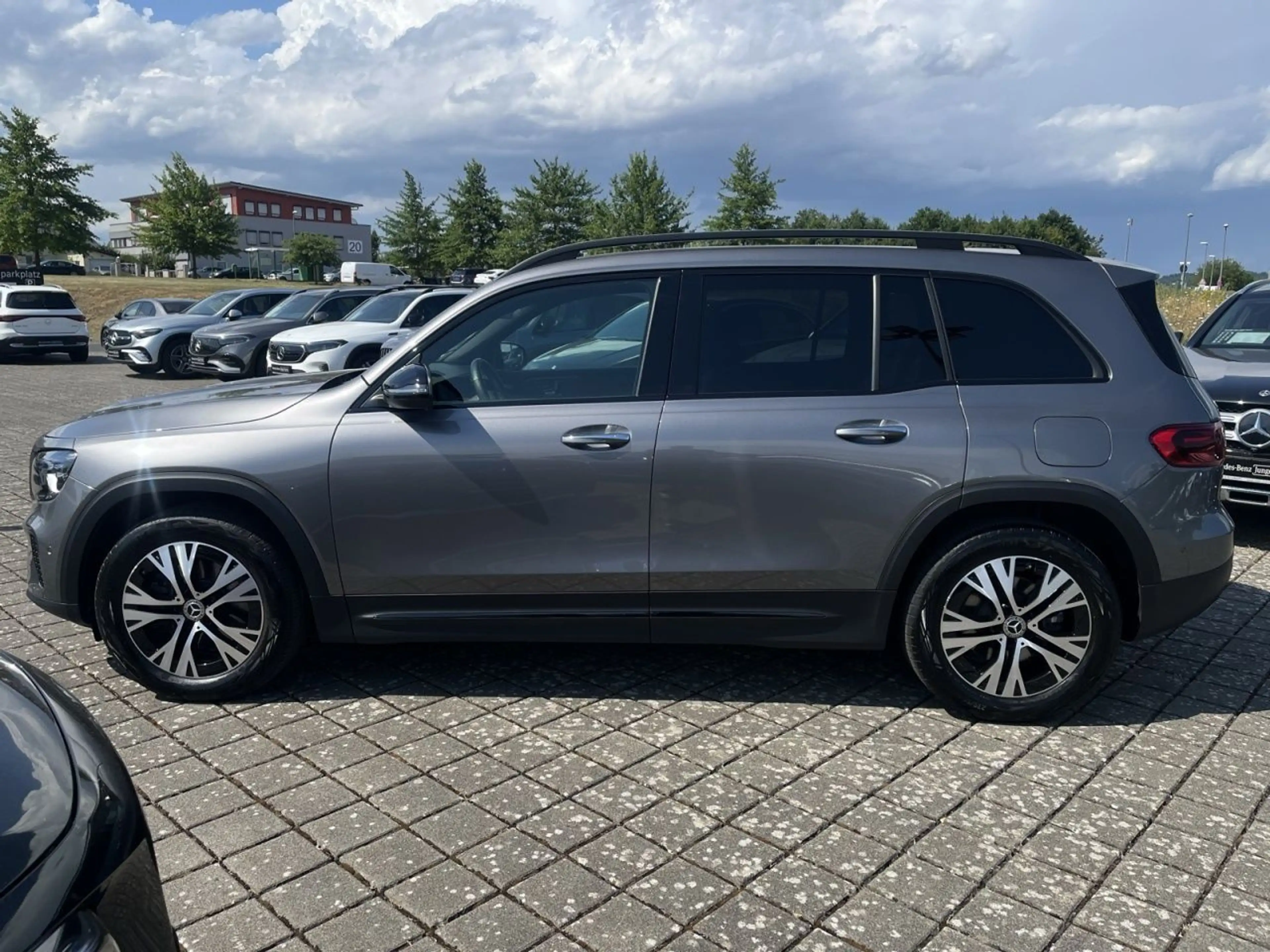 Mercedes-Benz GLB 220 d 4M NIGHT+PROGRESSIVE+MULTIBEAM+TOTW — photo 9