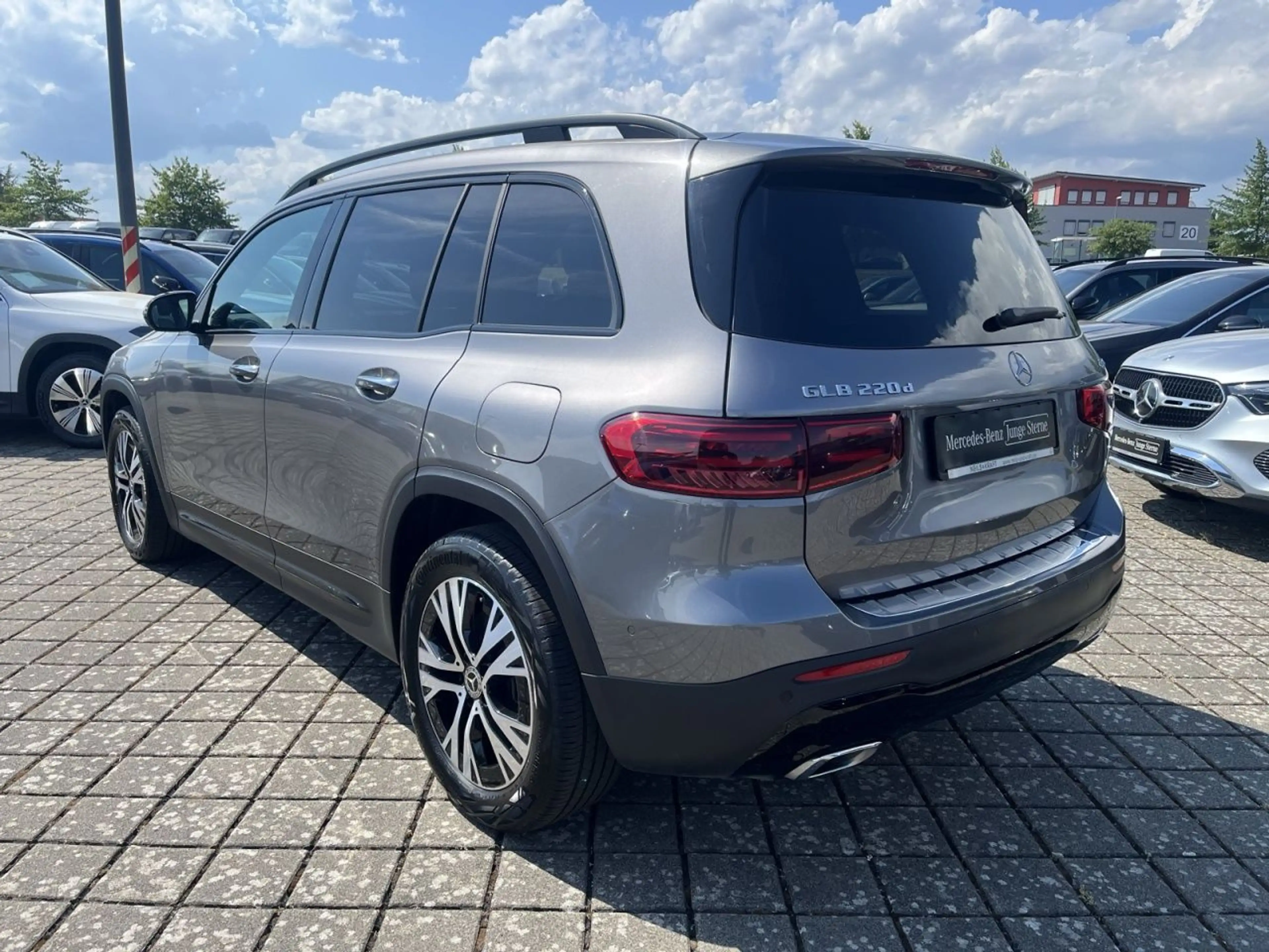 Mercedes-Benz GLB 220 d 4M NIGHT+PROGRESSIVE+MULTIBEAM+TOTW — photo 8
