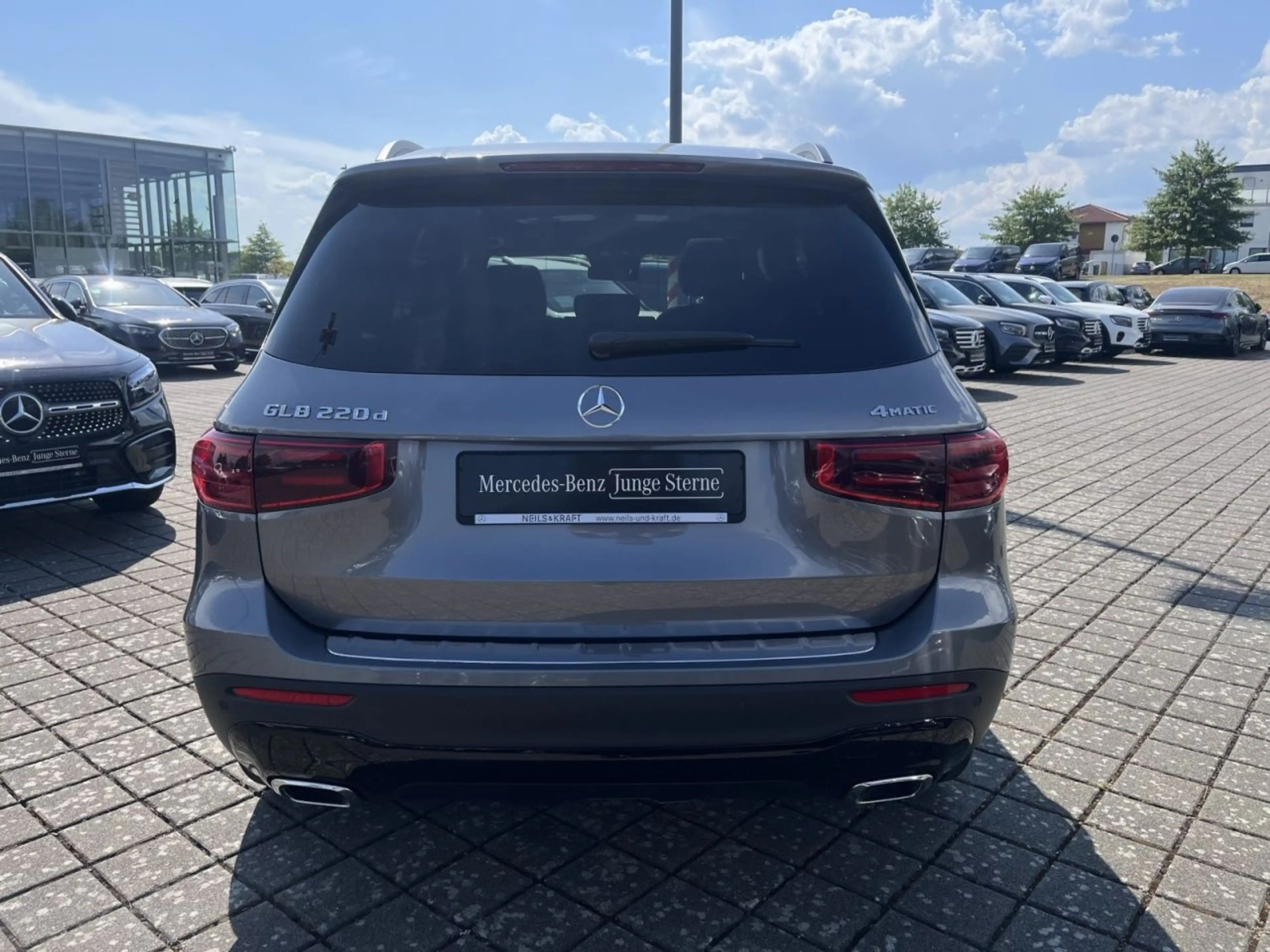 Mercedes-Benz GLB 220 d 4M NIGHT+PROGRESSIVE+MULTIBEAM+TOTW — photo 7