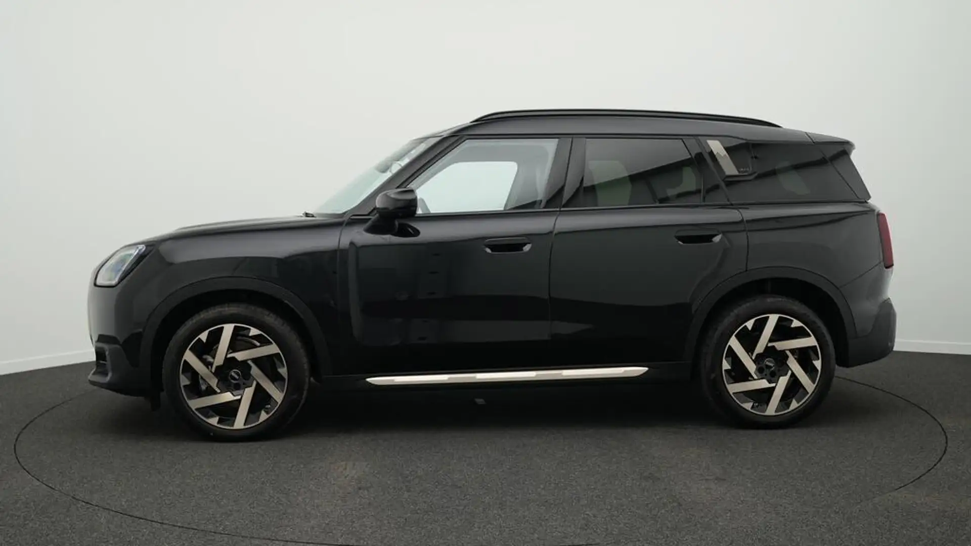 MINI Countryman S All4 Favoured Trim Noir - 2