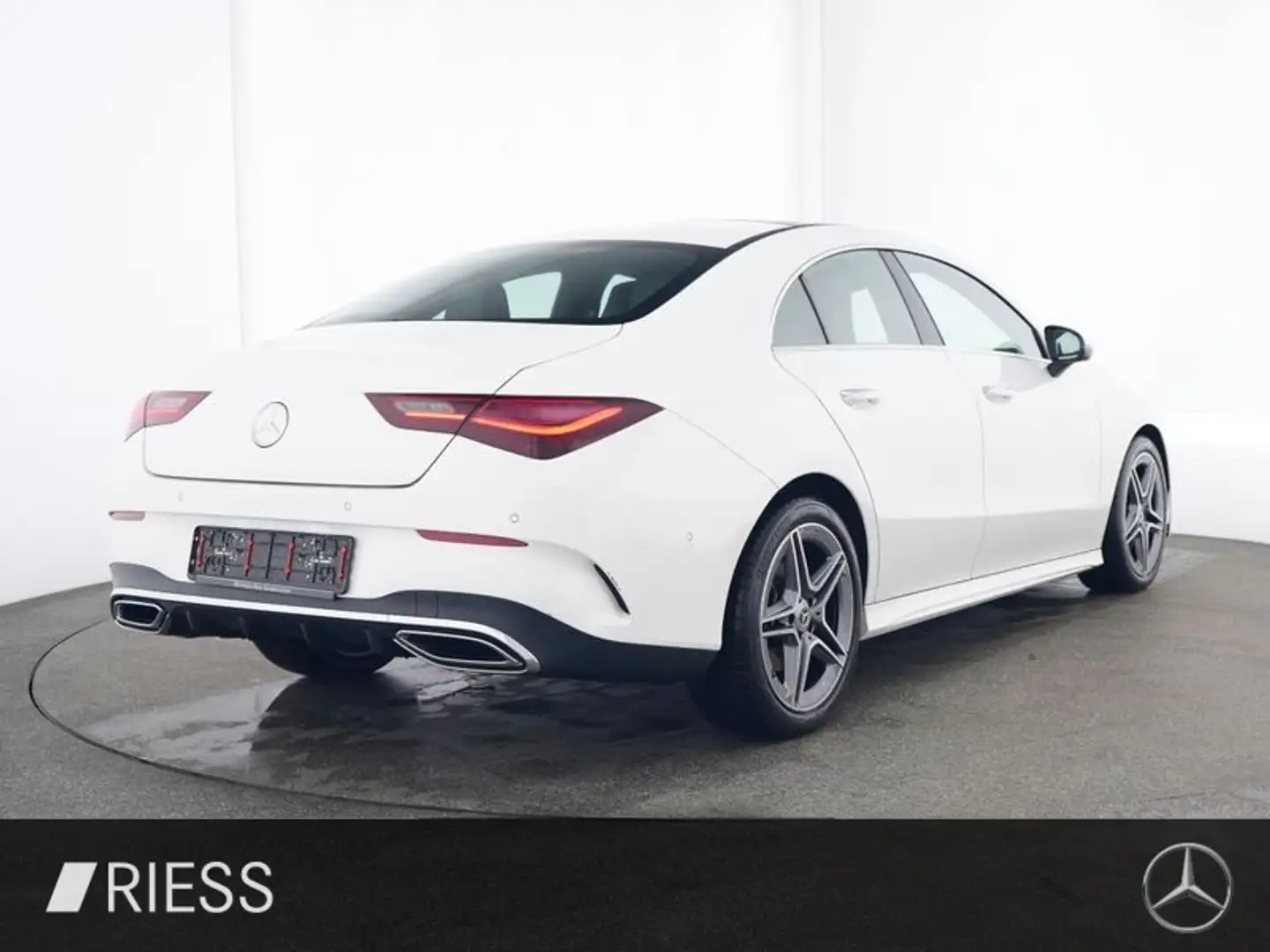 Mercedes-Benz CLA 220 d Coupé AMG Sport Navi LED W-Paket Pano Ambi Biały - 2