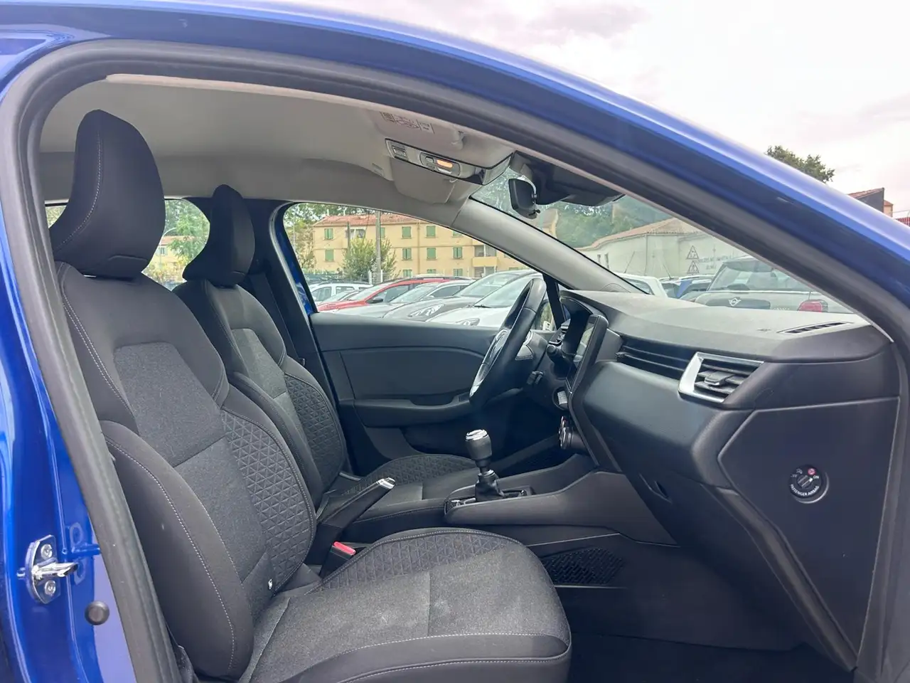Renault Clio Citadine 3 portes — photo 11