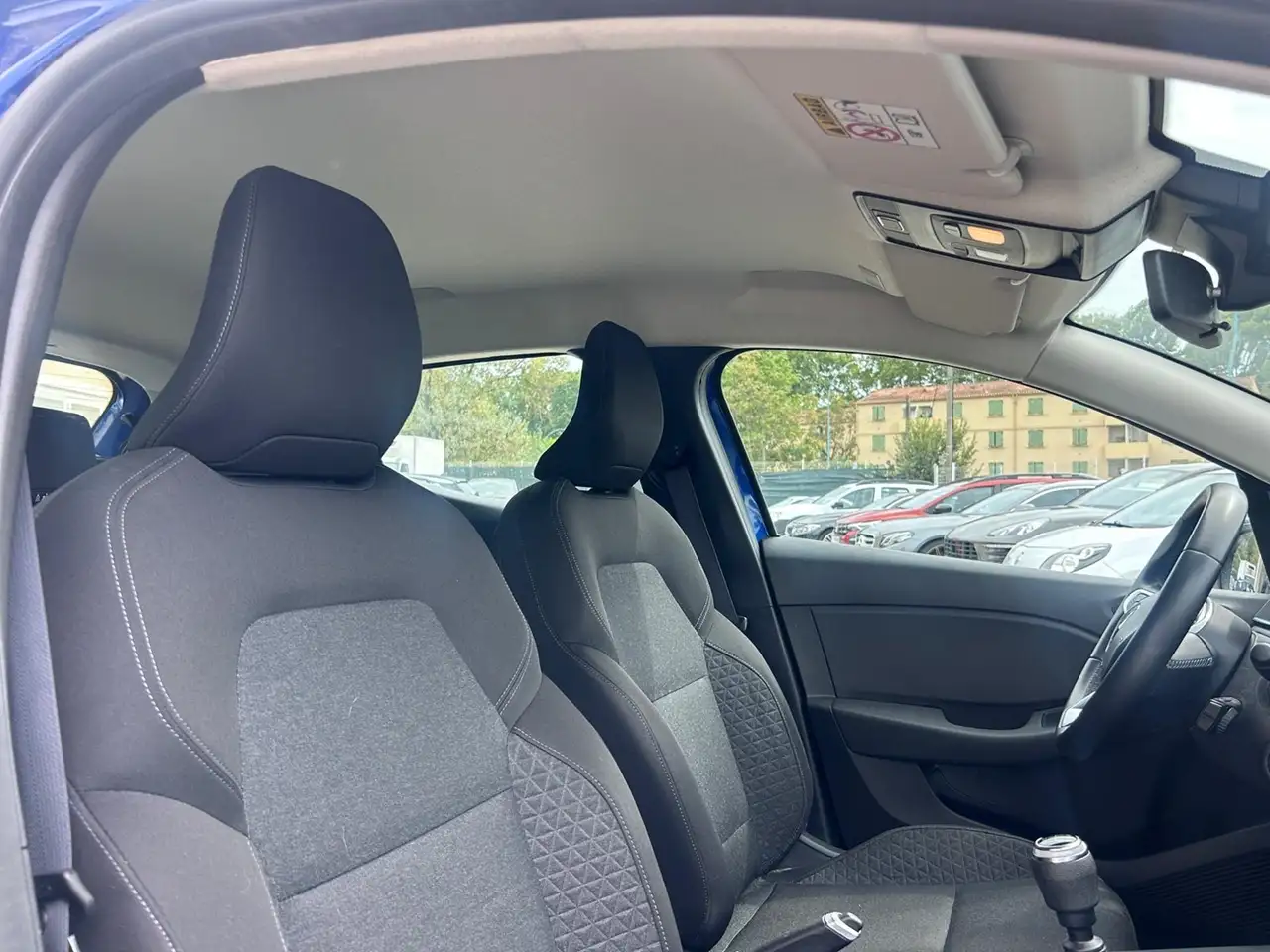 Renault Clio Citadine 3 portes — photo 10