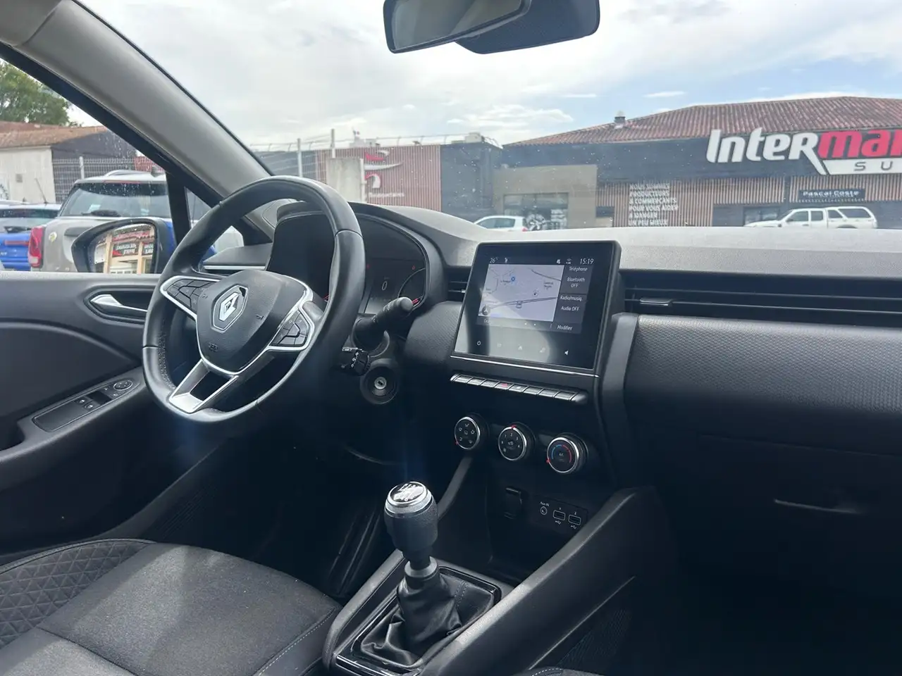 Renault Clio Citadine 3 portes — photo 8