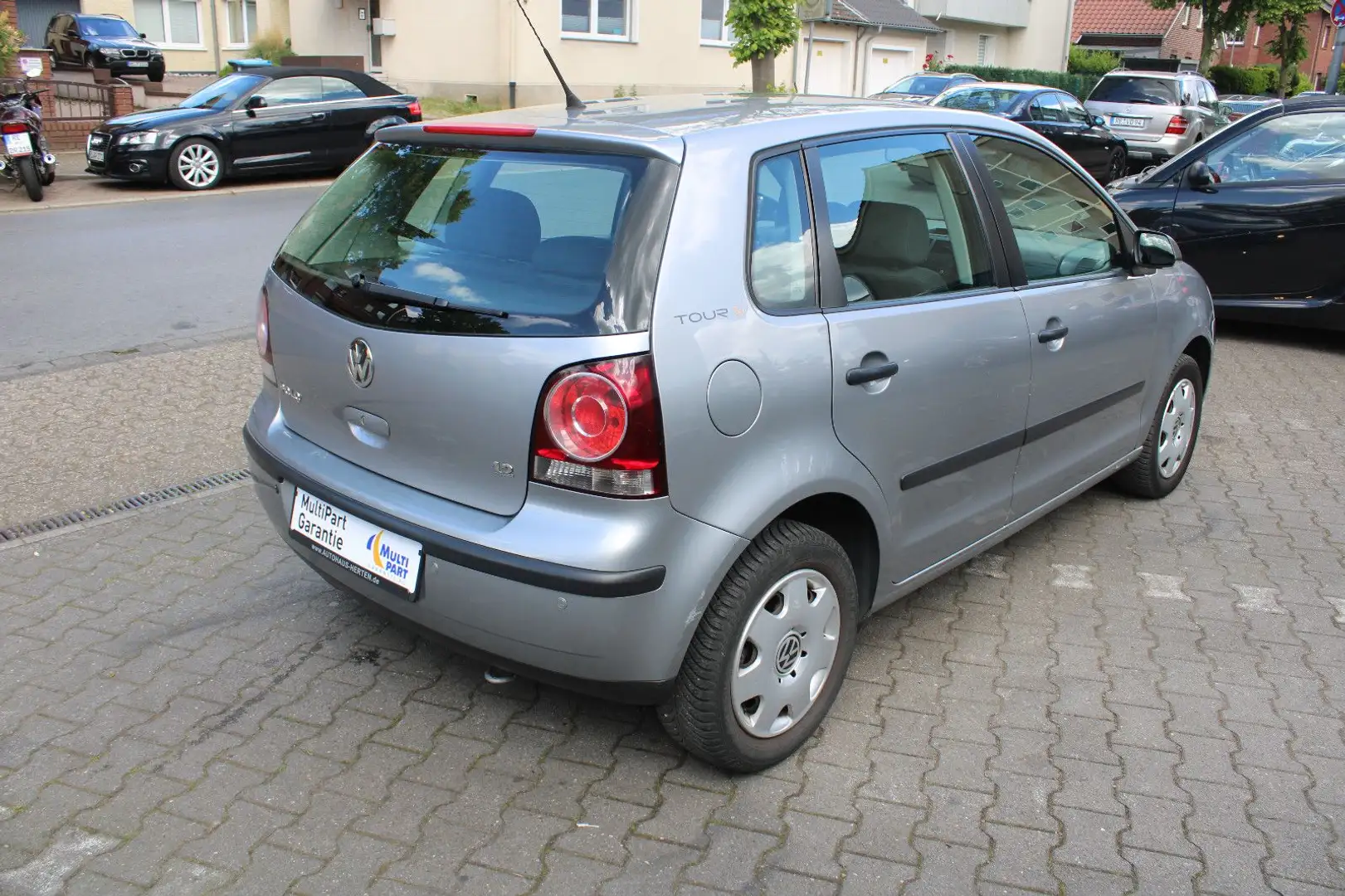Volkswagen Polo IV Tour 1.4*AUTOMATIK*PDC*NAVI* Plateado - 2