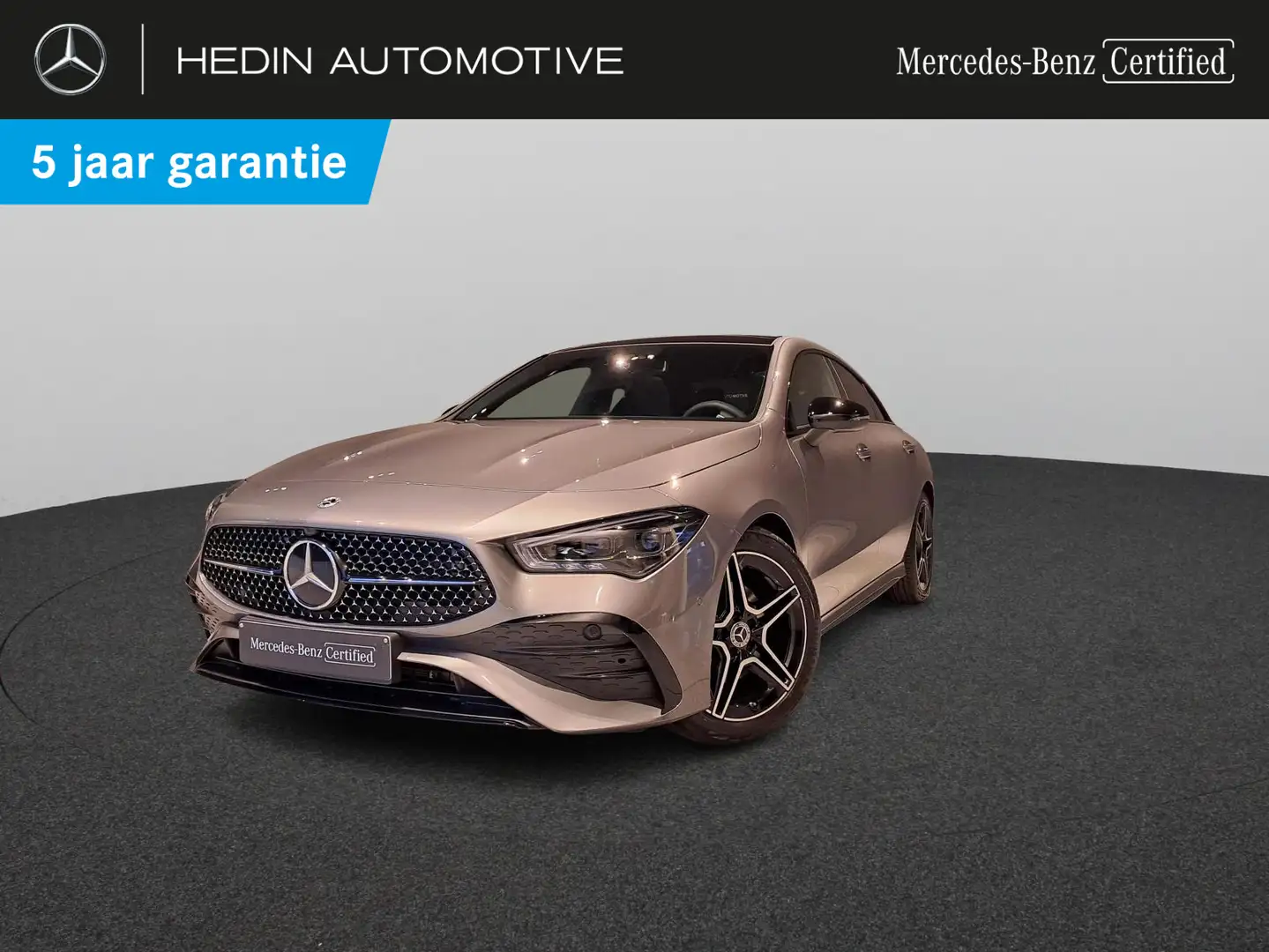 Mercedes-Benz CLA 180 Coupé AMG Line | Panoramisch Dak | Nightpack | Sma Grijs - 1
