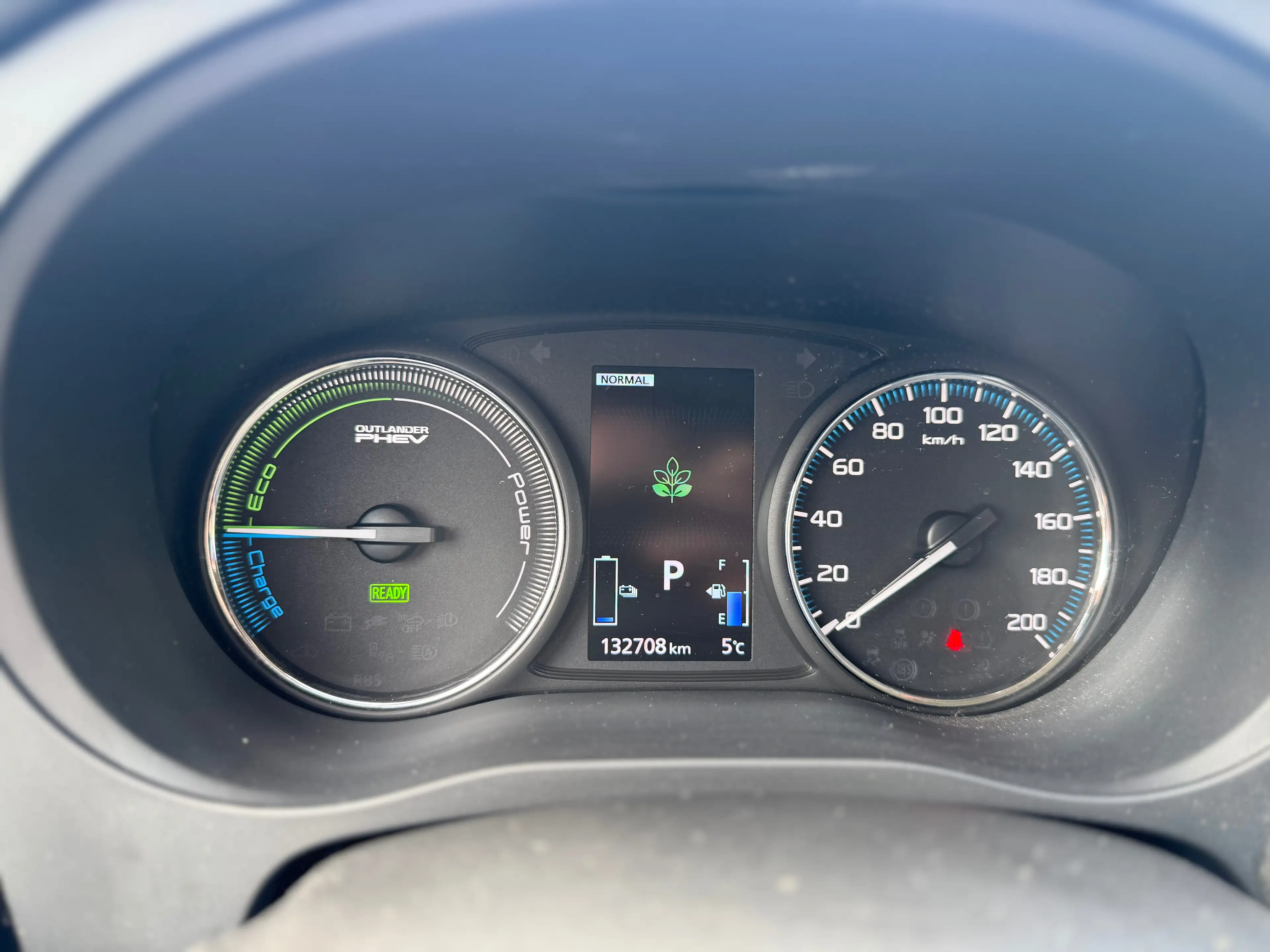 Mitsubishi Outlander Outlander PHEV 2.0i 4WD Business Edition — photo 13