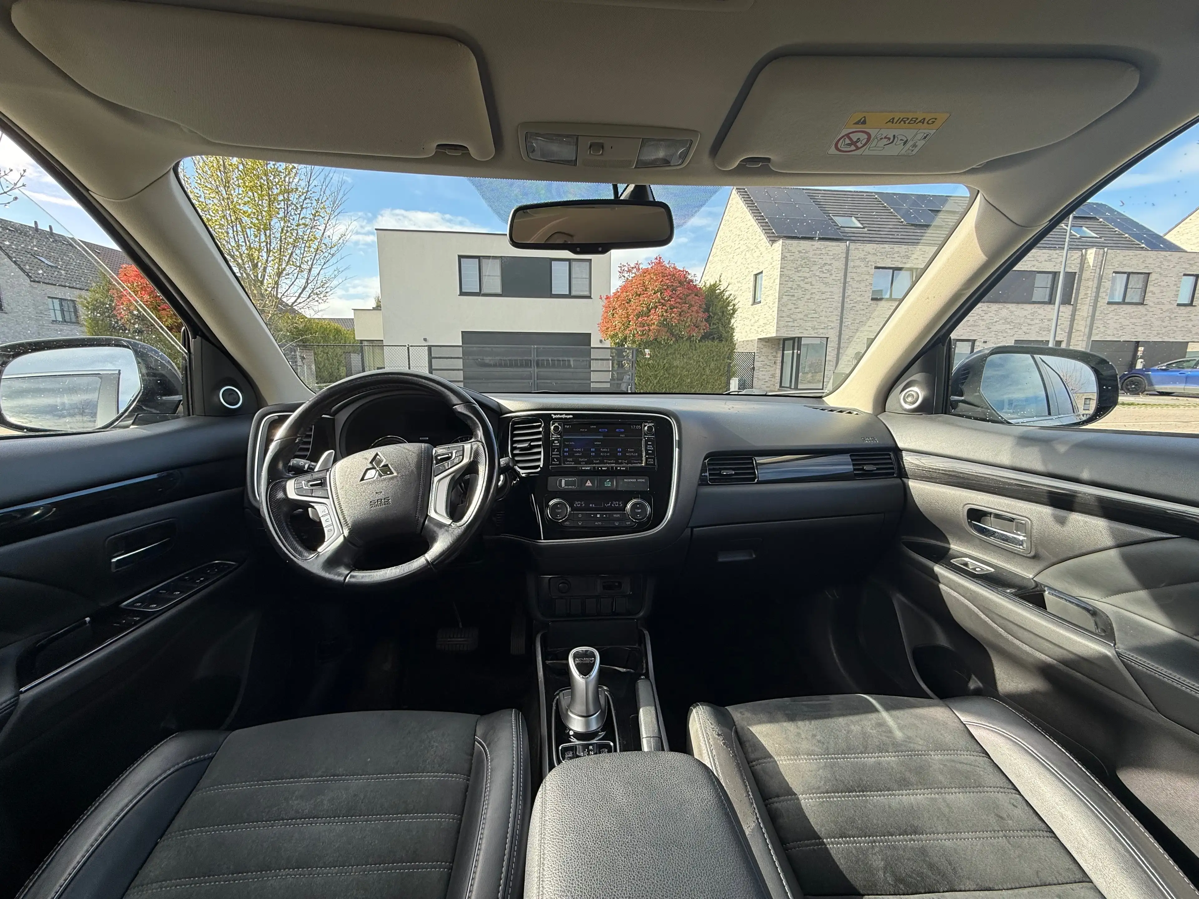 Mitsubishi Outlander Outlander PHEV 2.0i 4WD Business Edition — photo 12