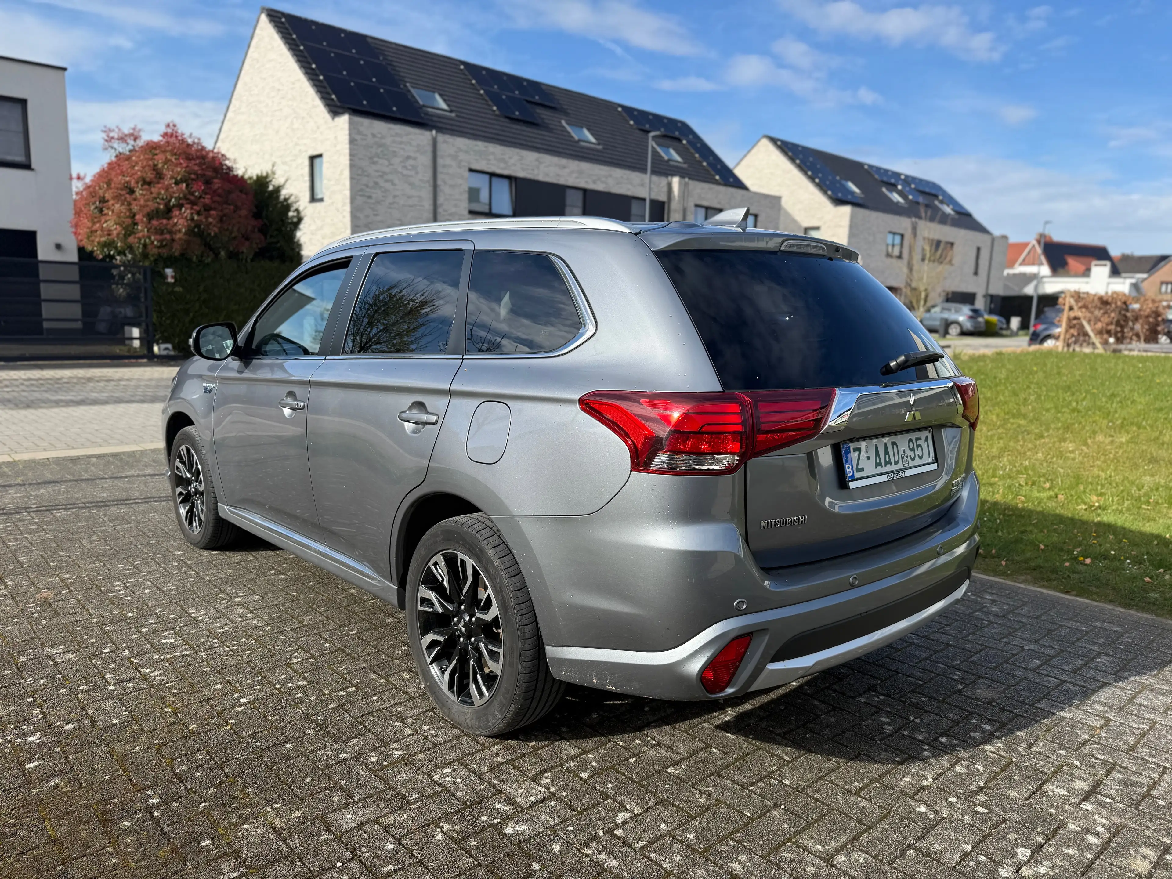Mitsubishi Outlander Outlander PHEV 2.0i 4WD Business Edition — photo 5