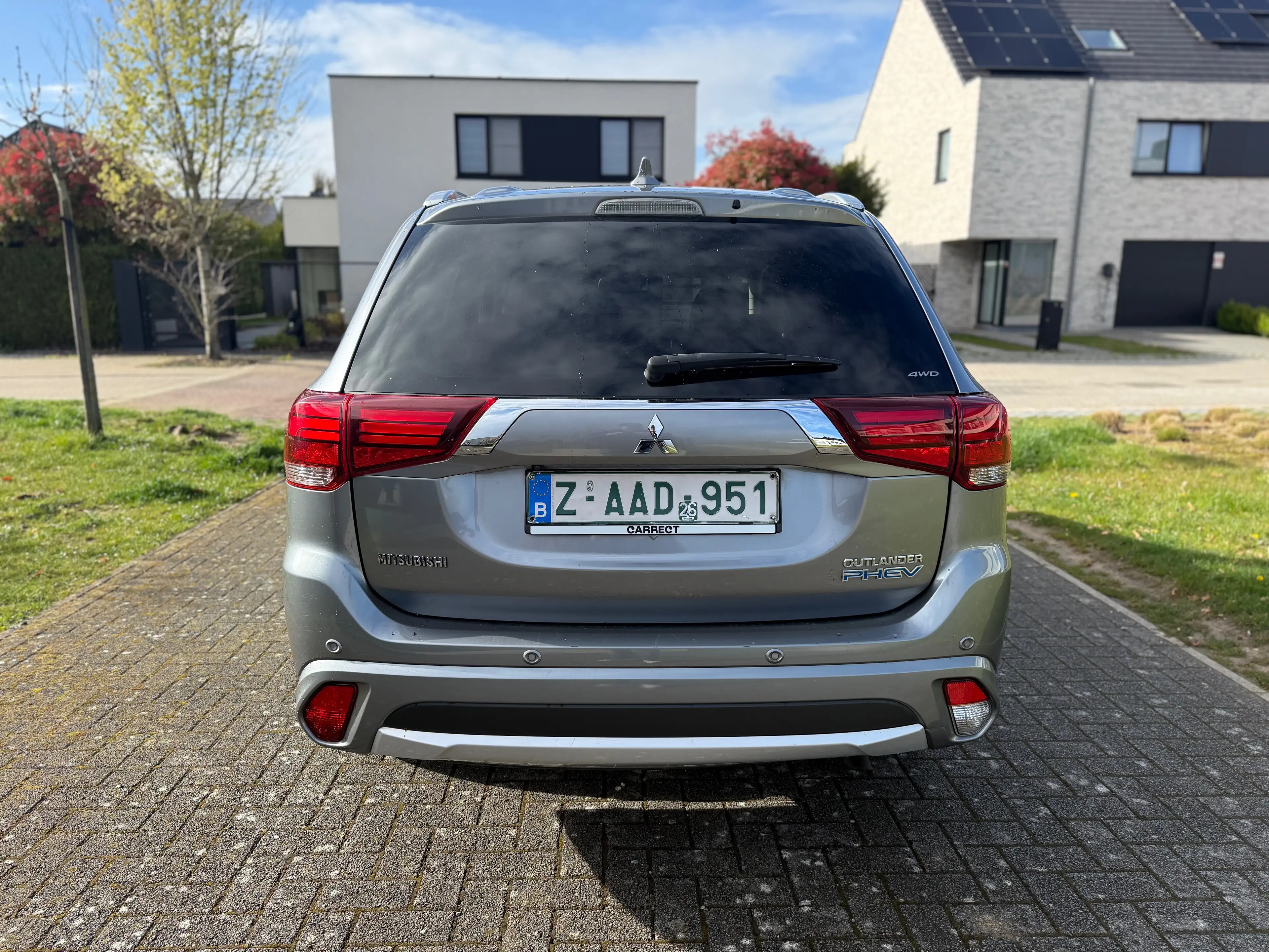 Mitsubishi Outlander Outlander PHEV 2.0i 4WD Business Edition — photo 6