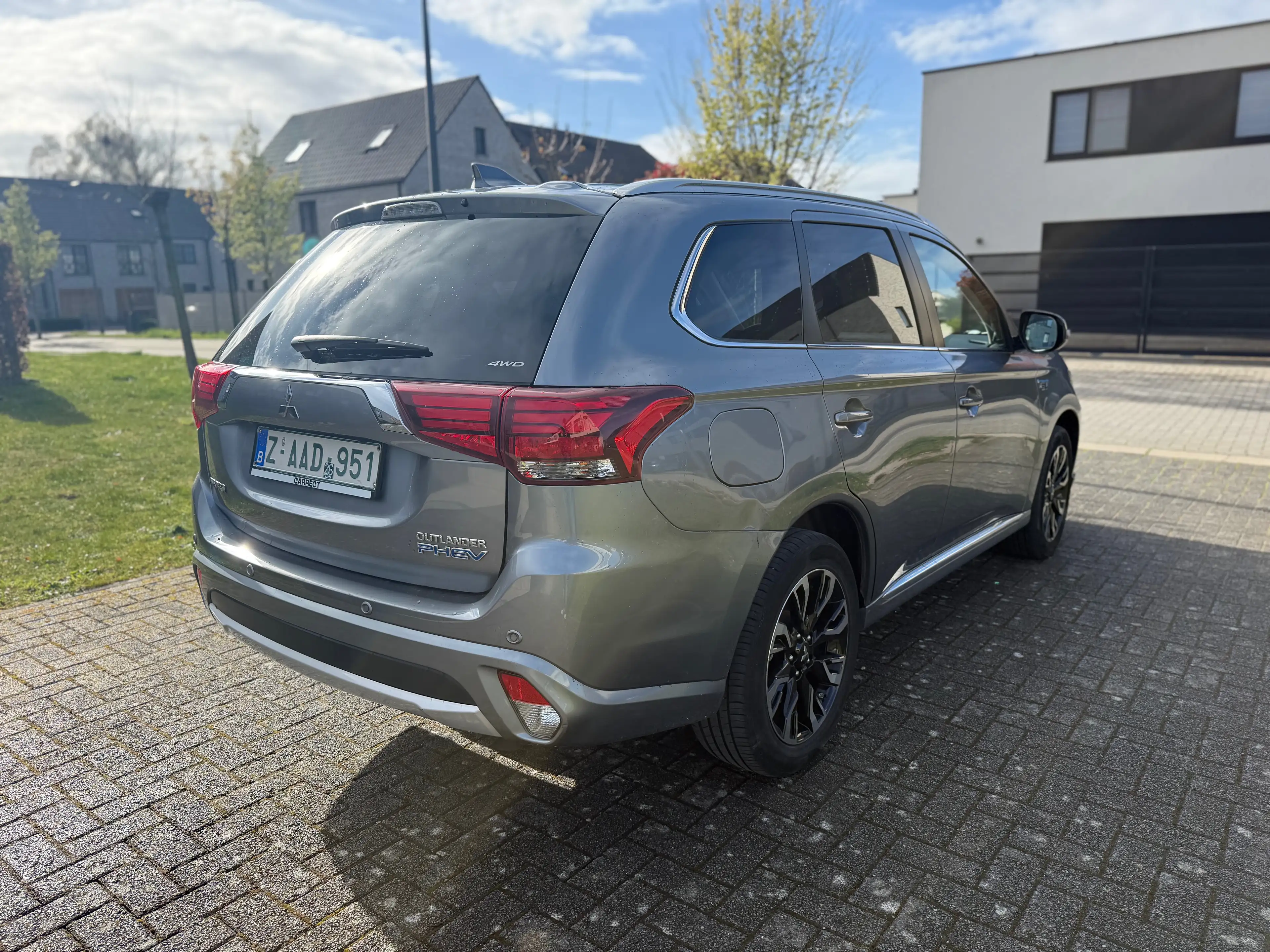 Mitsubishi Outlander Outlander PHEV 2.0i 4WD Business Edition — photo 7
