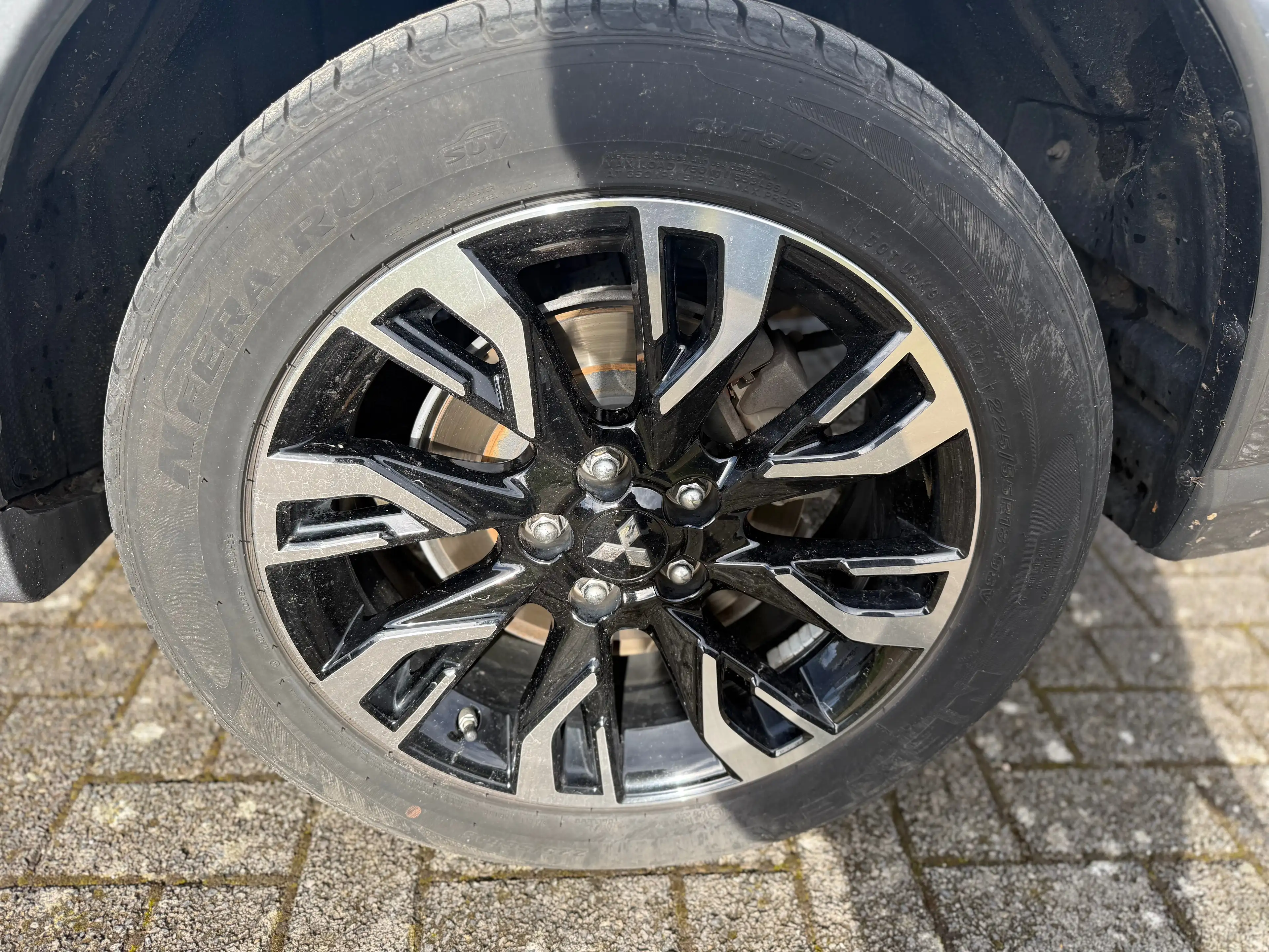 Mitsubishi Outlander Outlander PHEV 2.0i 4WD Business Edition — photo 8