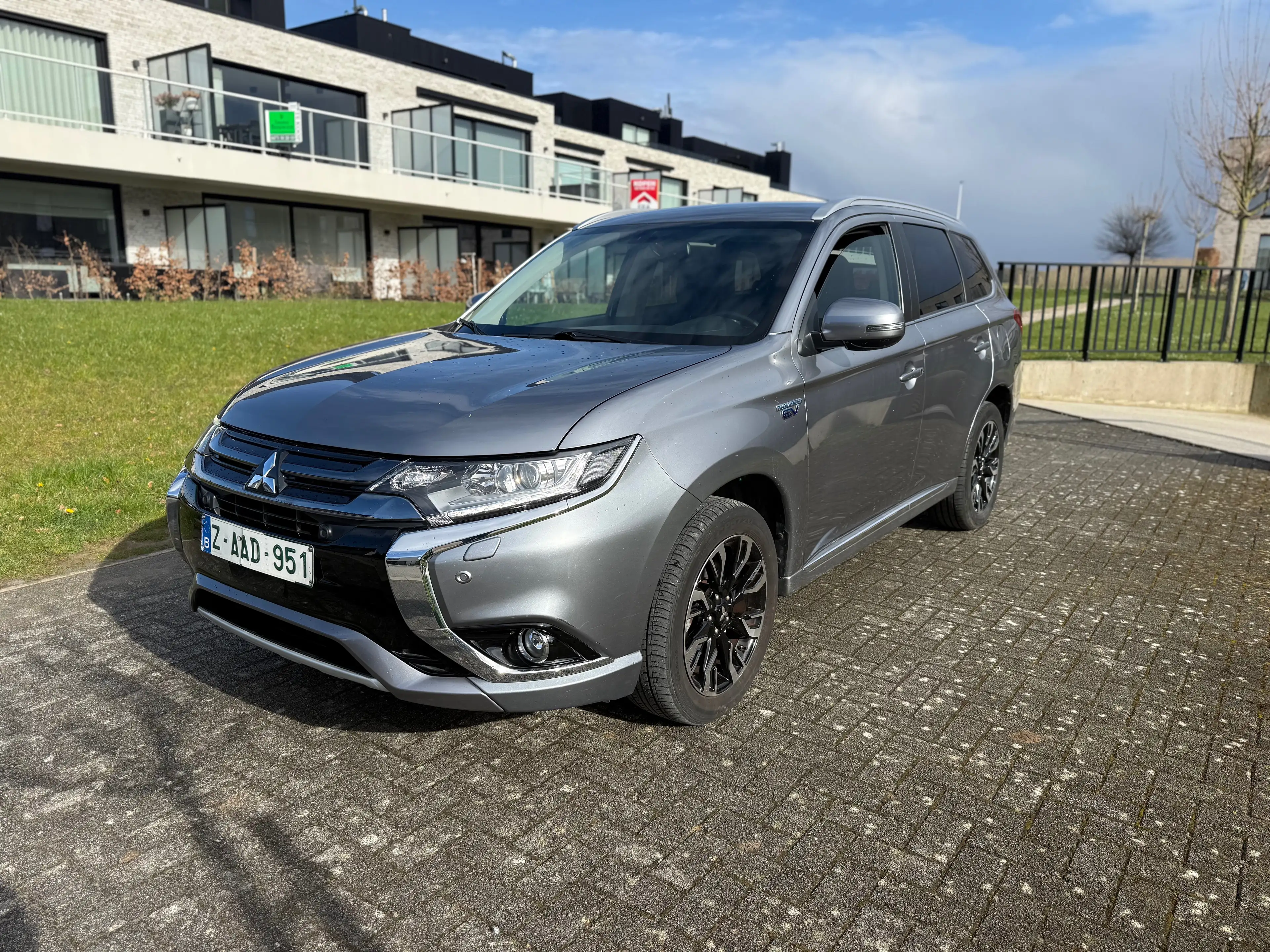 Mitsubishi Outlander Outlander PHEV 2.0i 4WD Business Edition — photo 3