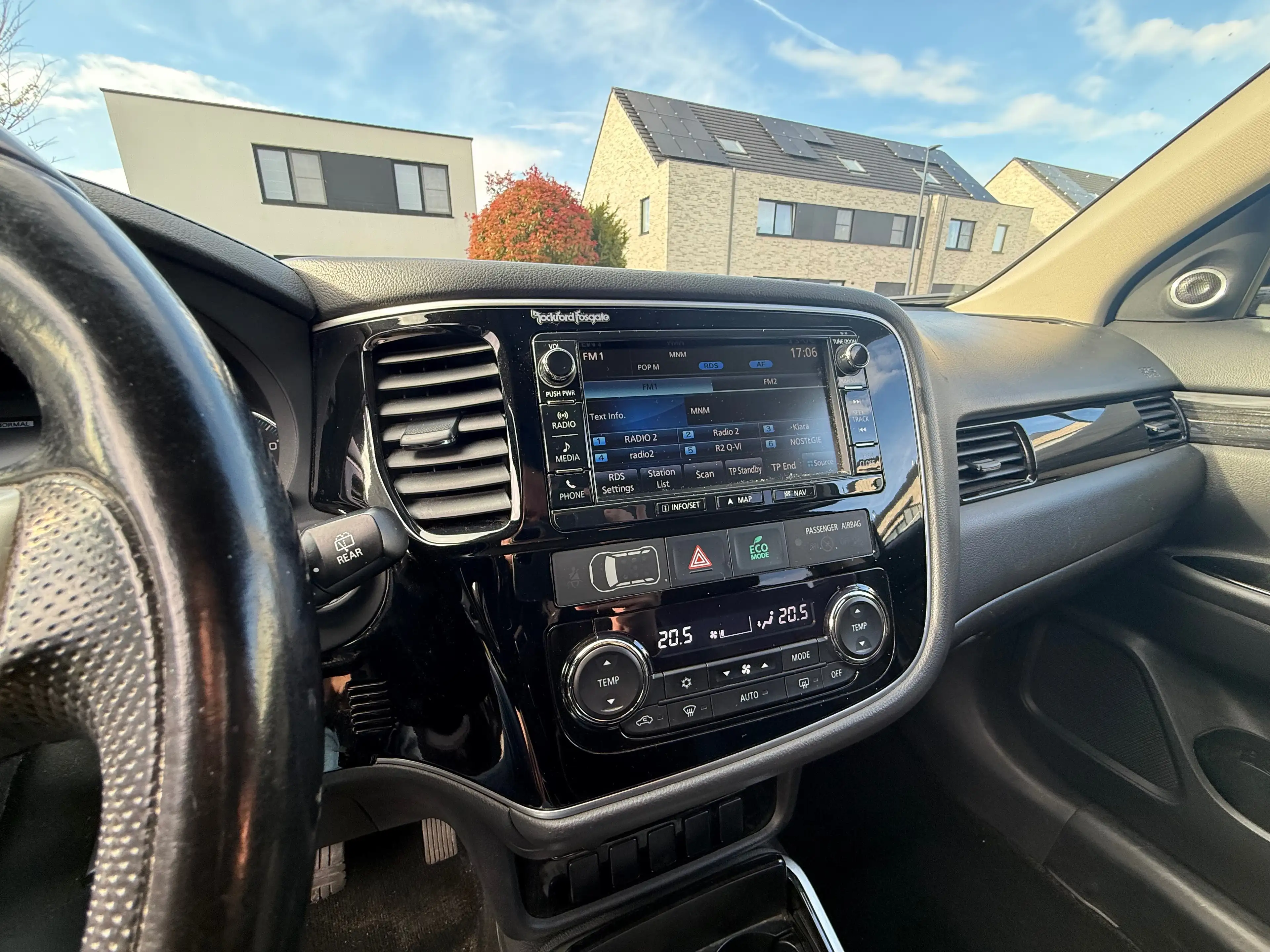 Mitsubishi Outlander Outlander PHEV 2.0i 4WD Business Edition — photo 14